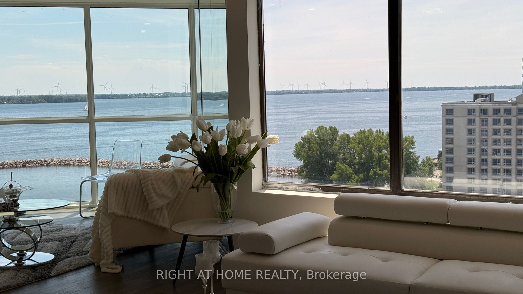 185 Ontario Street 1301 Property Photo 4