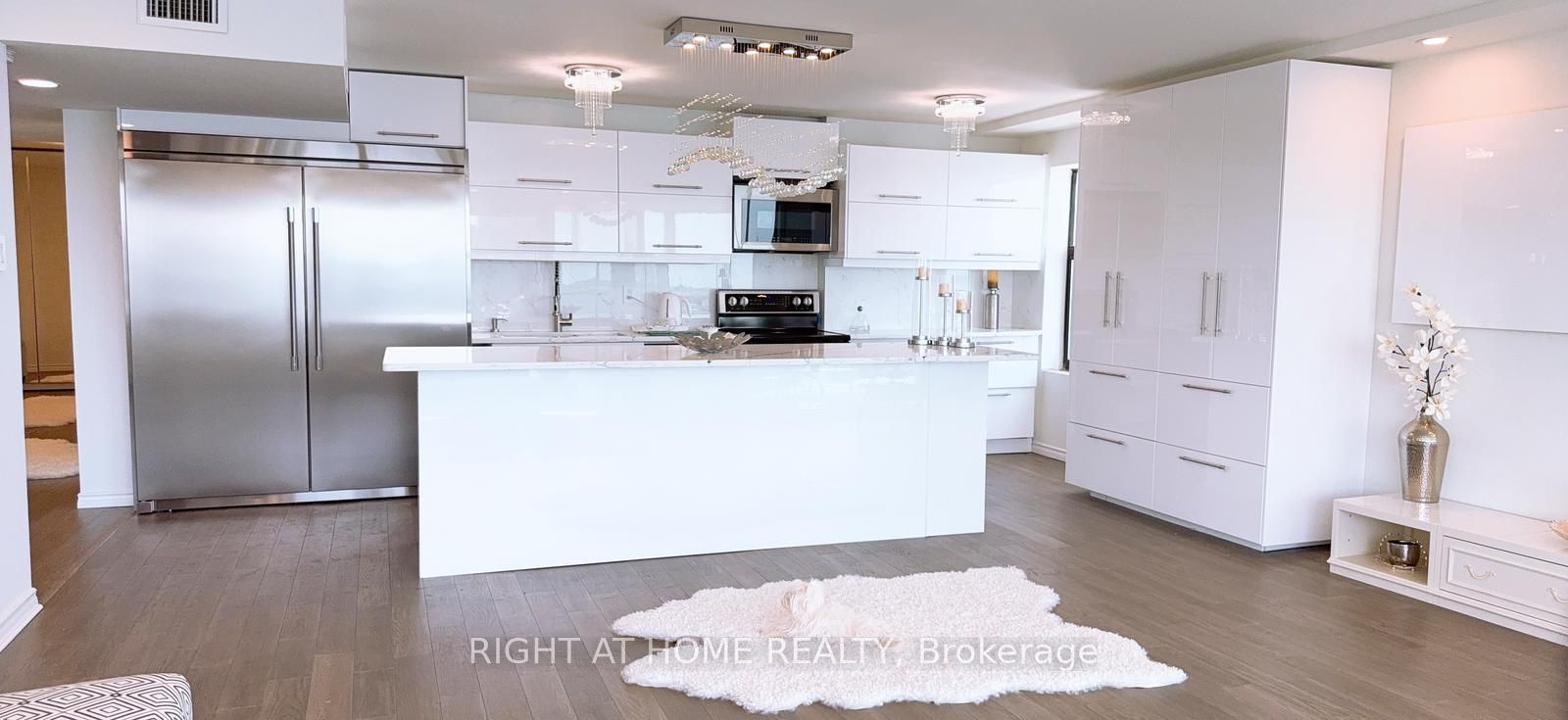 185 Ontario Street 1301 Property Photo 11