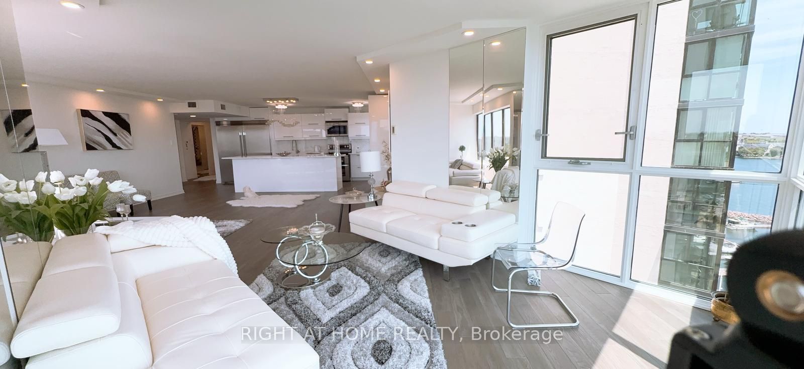 185 Ontario Street 1301 Property Photo 12