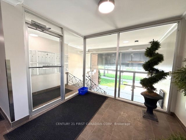 570 William Street 401 Property Photo 3