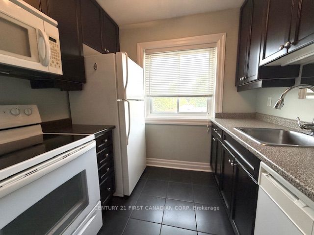 570 William Street 401 Property Photo 5