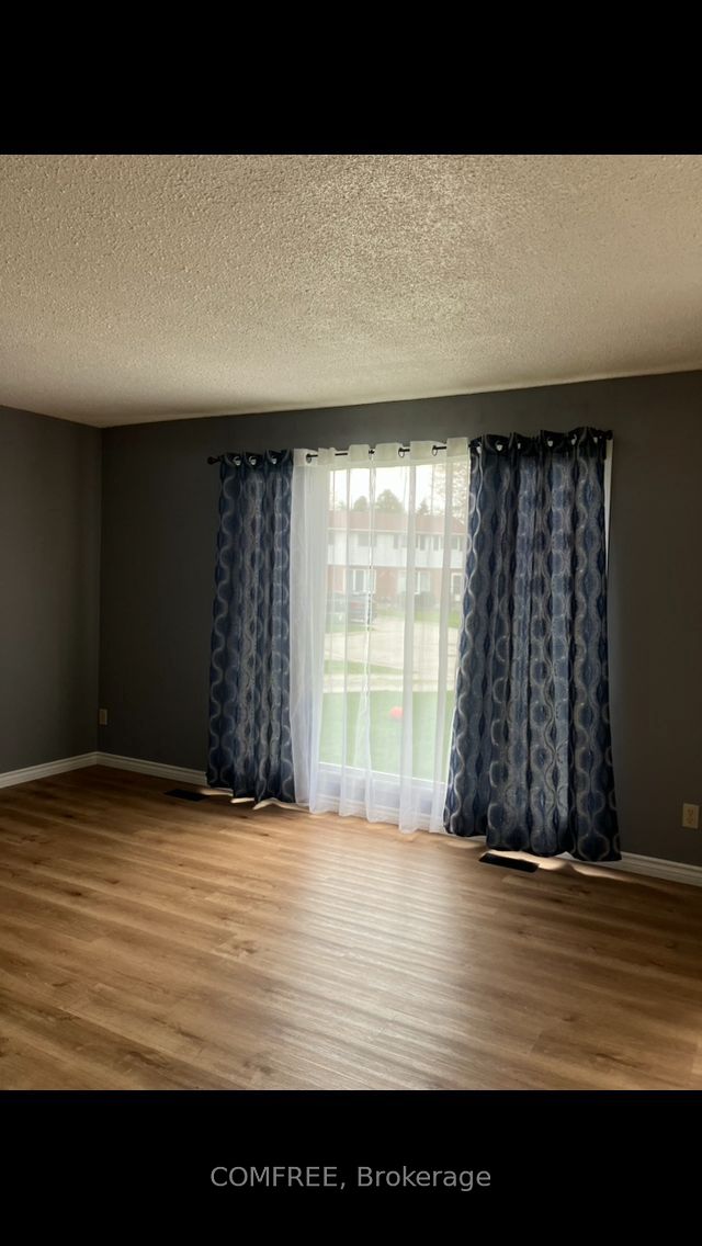 560 Short Street Property Photo 6