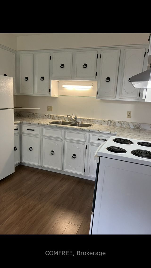 560 Short Street Property Photo 10