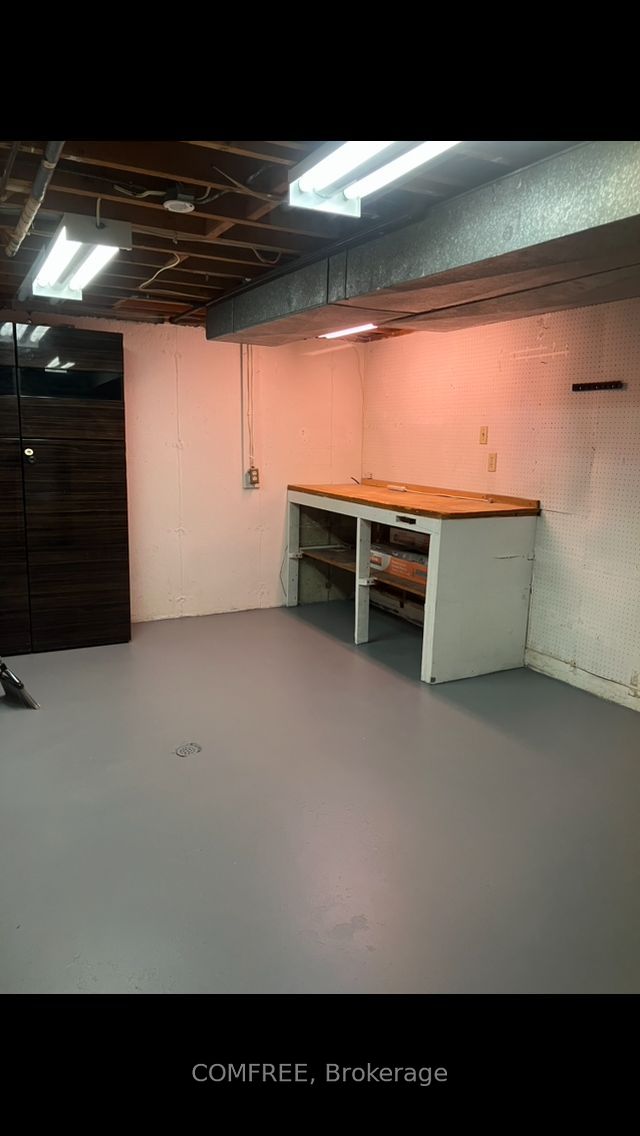 560 Short Street Property Photo 18