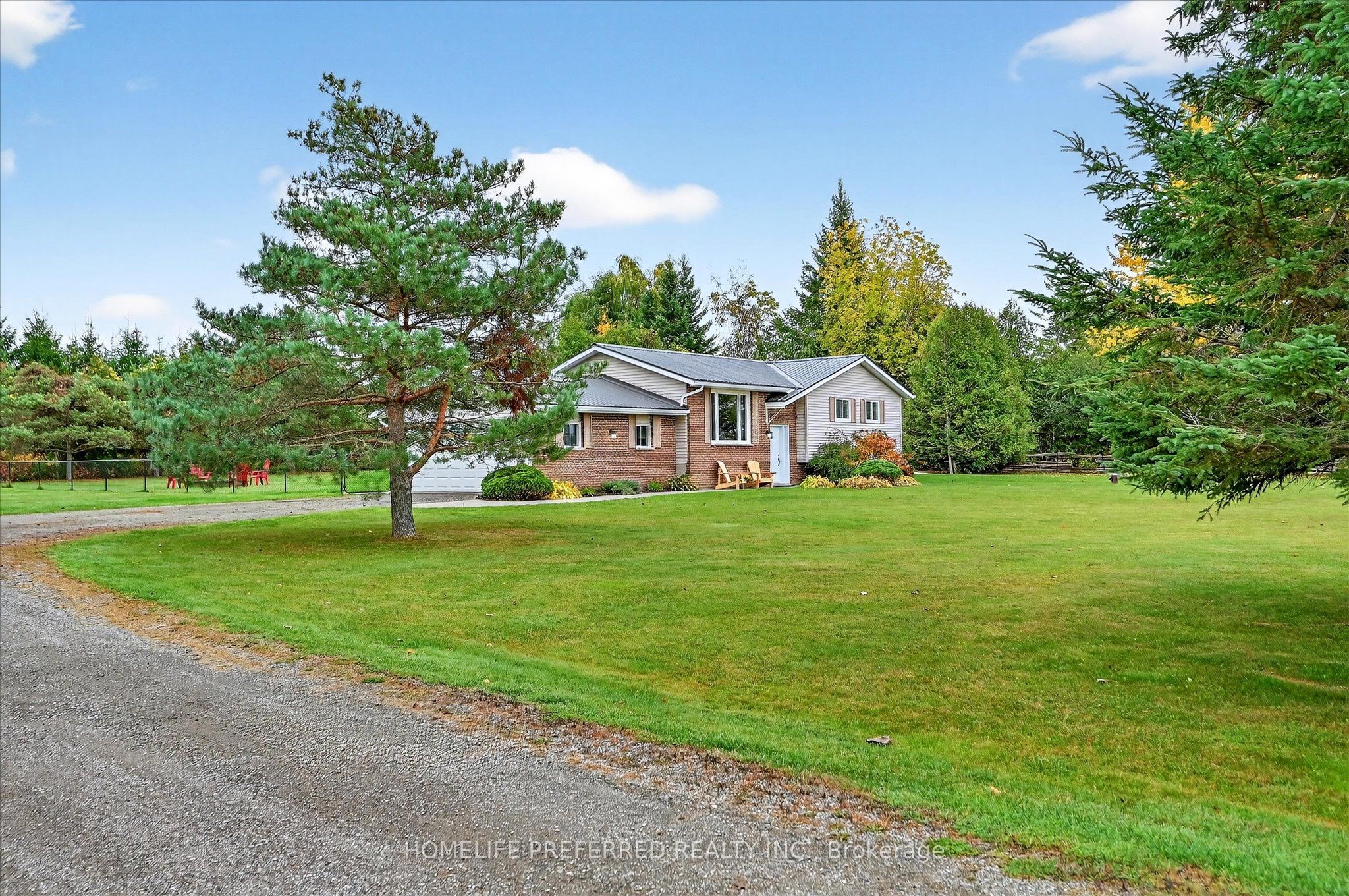 530 Centreline Road Property Photo 2