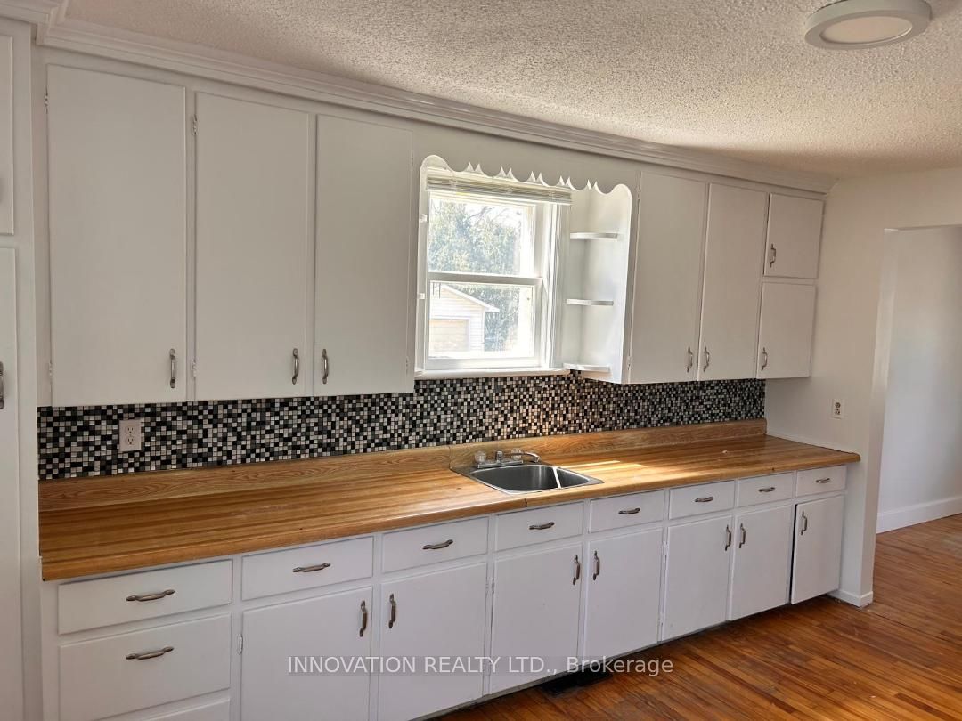1146 Gabriel Street Property Photo 9