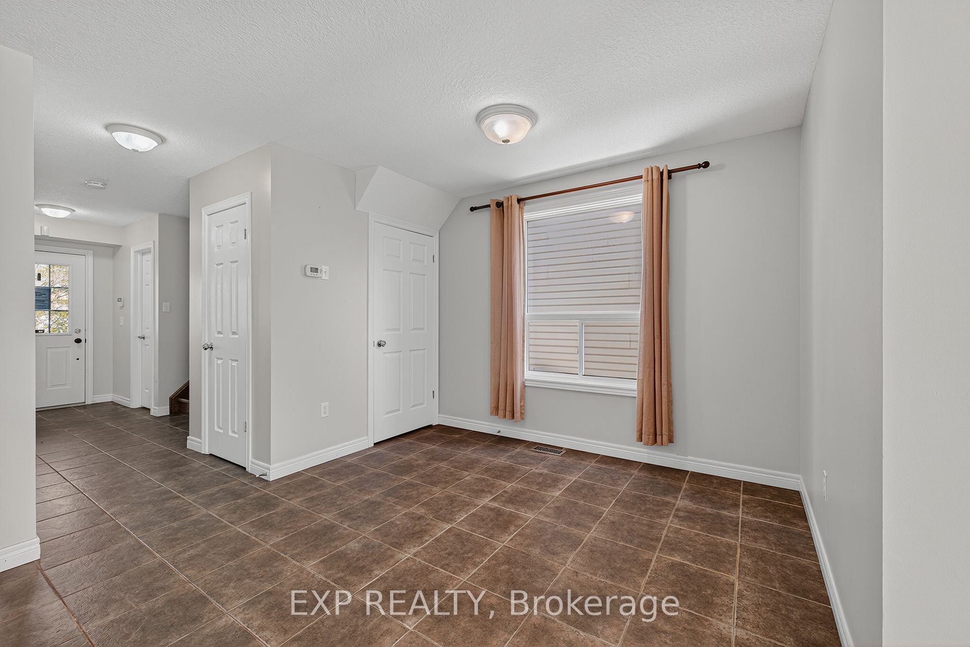 19 Sinclair Street Property Photo 8