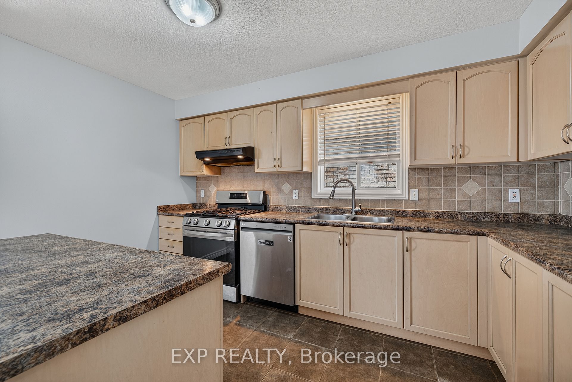 19 Sinclair Street Property Photo 9