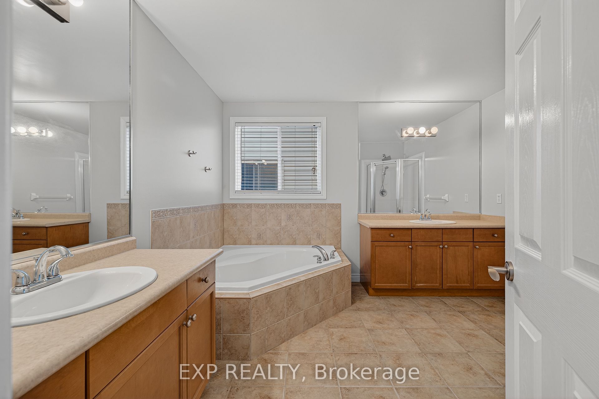 19 Sinclair Street Property Photo 22