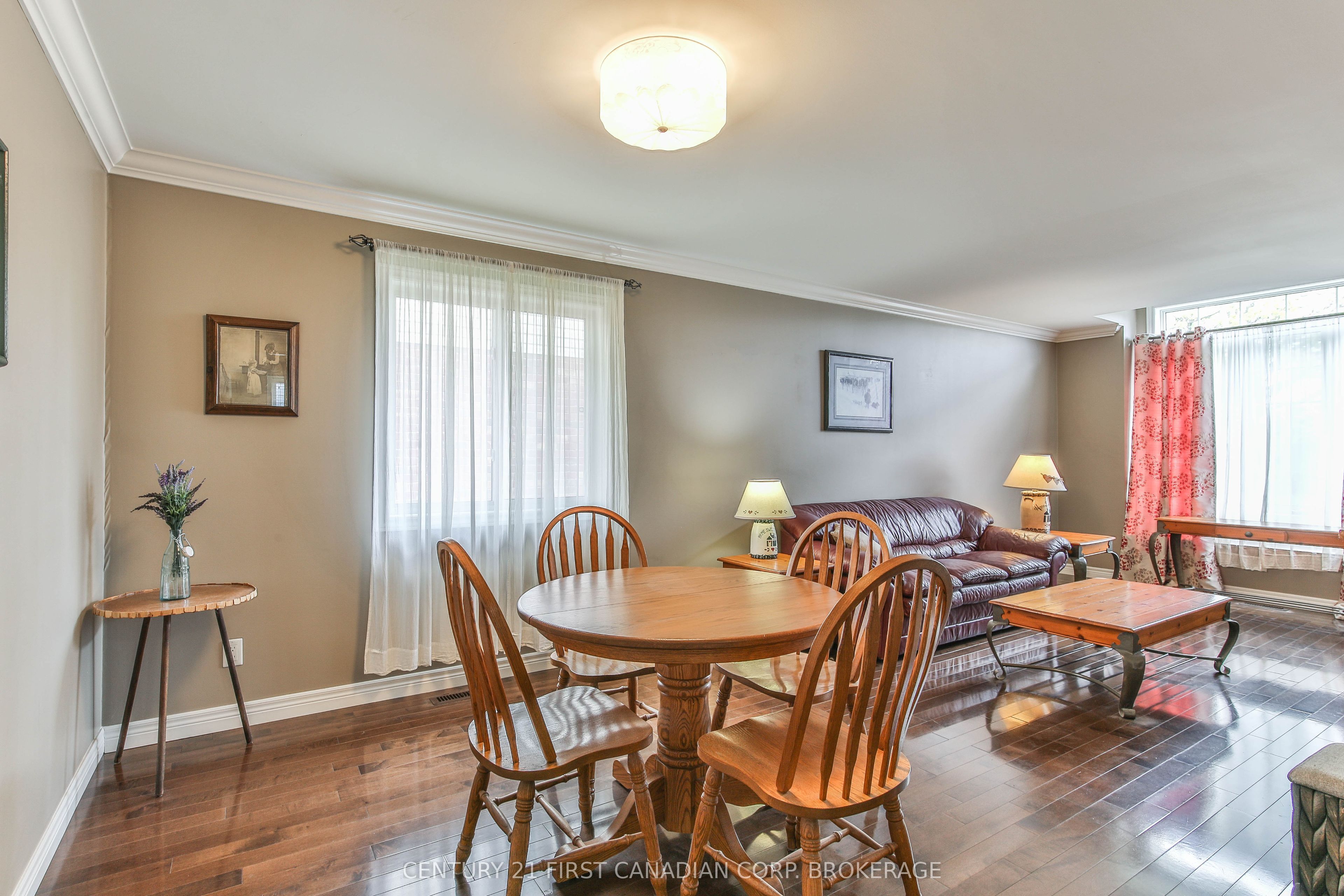 232 Brock Street Property Photo 6
