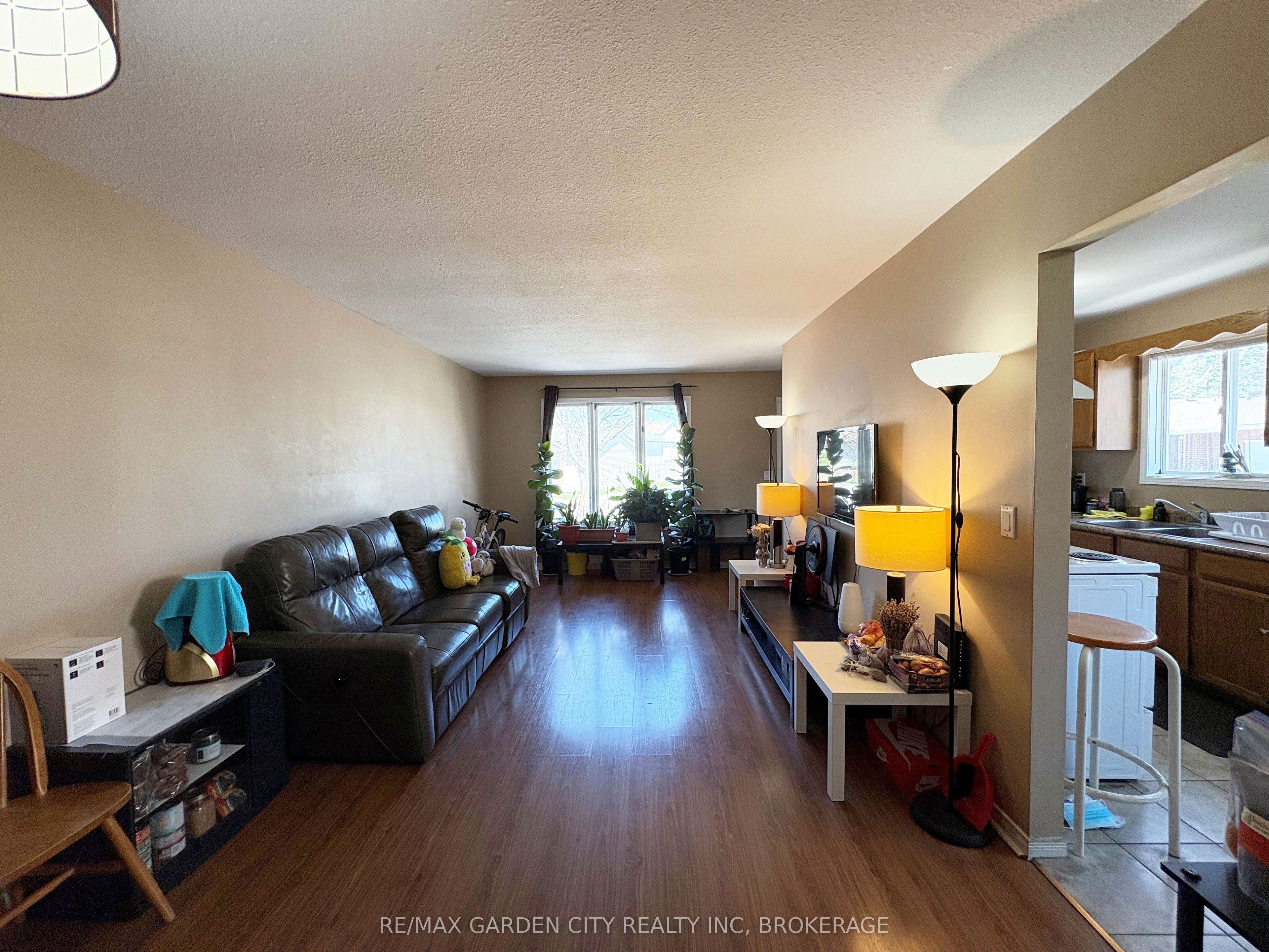 23 Poplar Crescent Property Photo 2