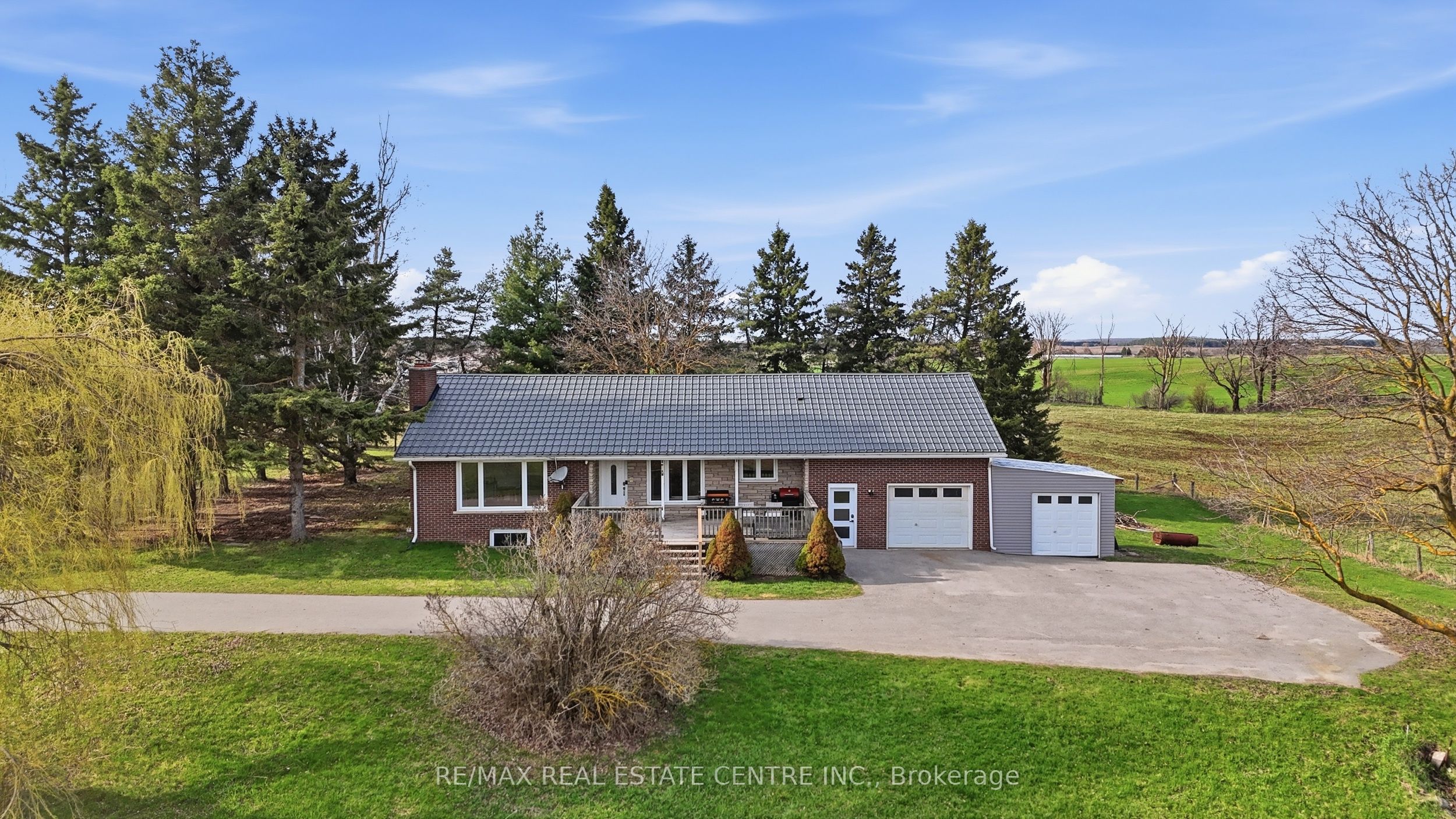 517021 County Rd 124 Road Property Photo 1
