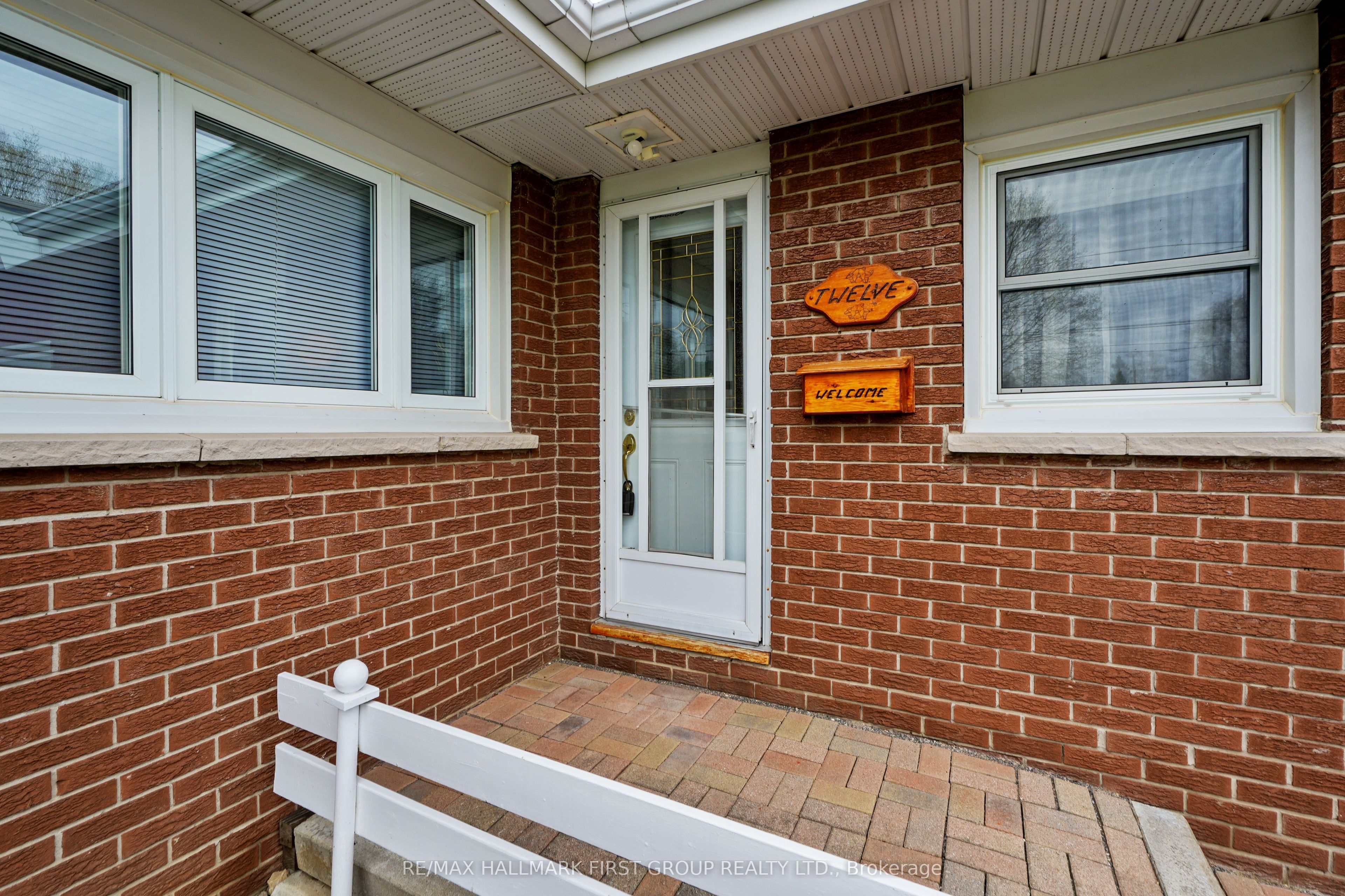 12 Maplewood Boulevard Property Photo 4