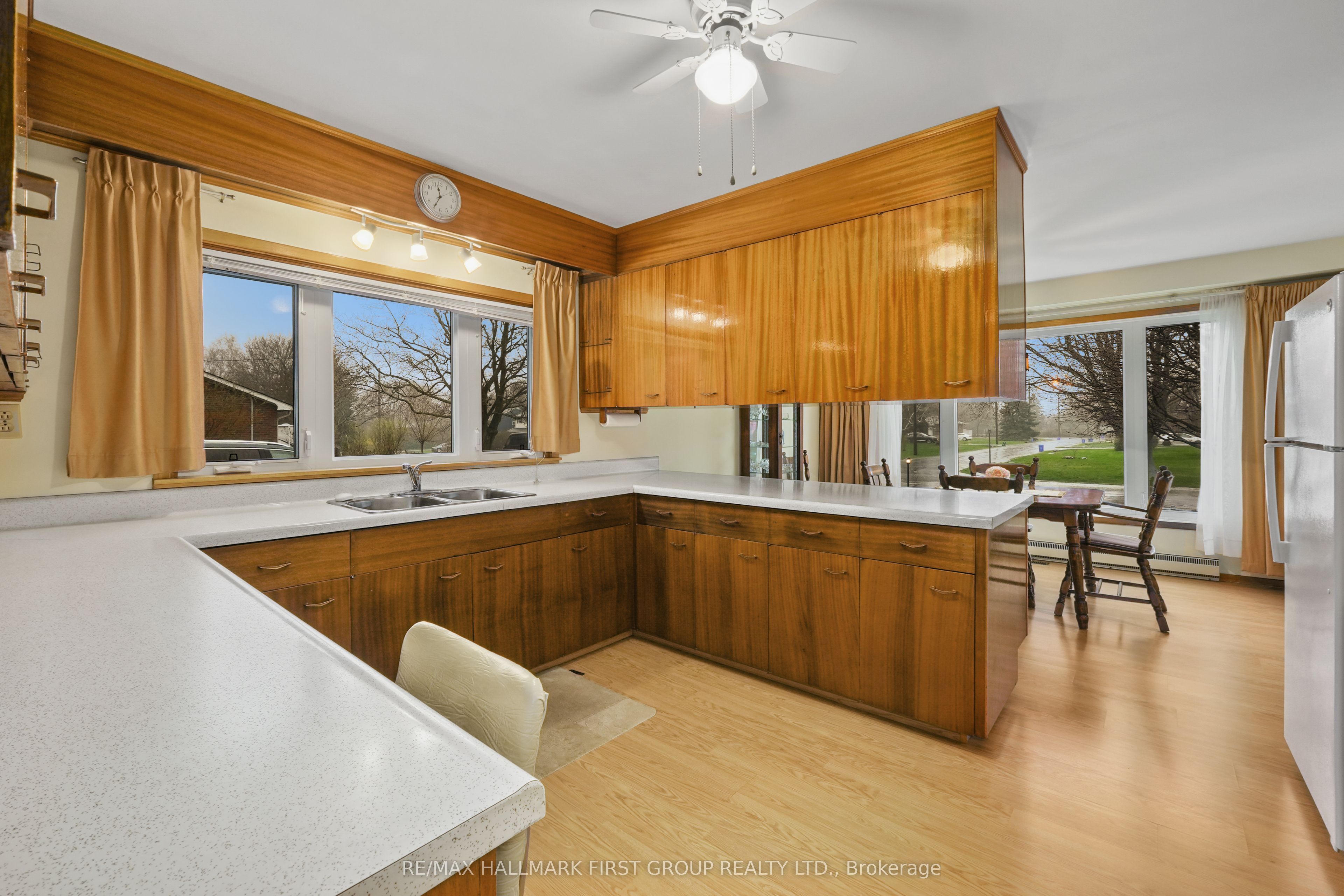 12 Maplewood Boulevard Property Photo 8