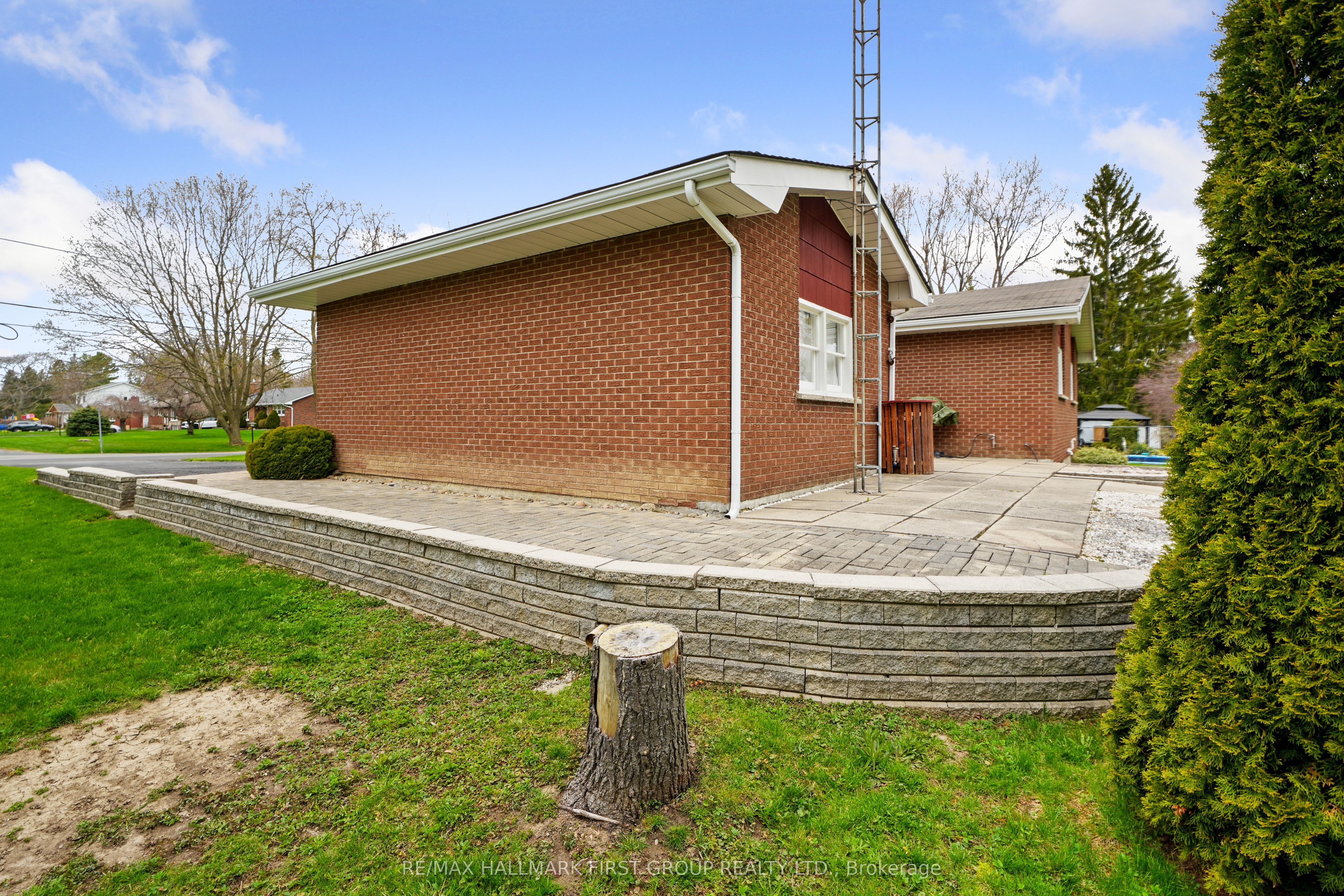 12 Maplewood Boulevard Property Photo 44