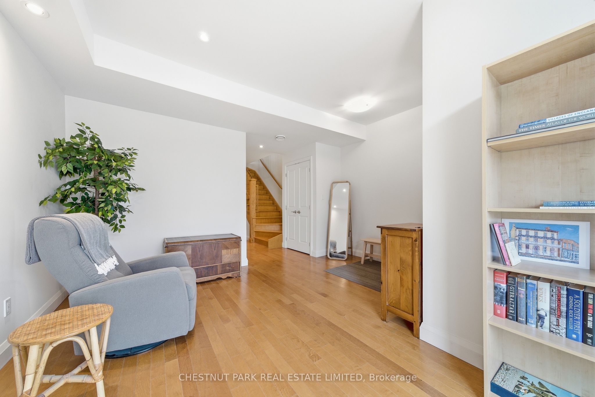 4 Bridge Street 2 Property Photo 8