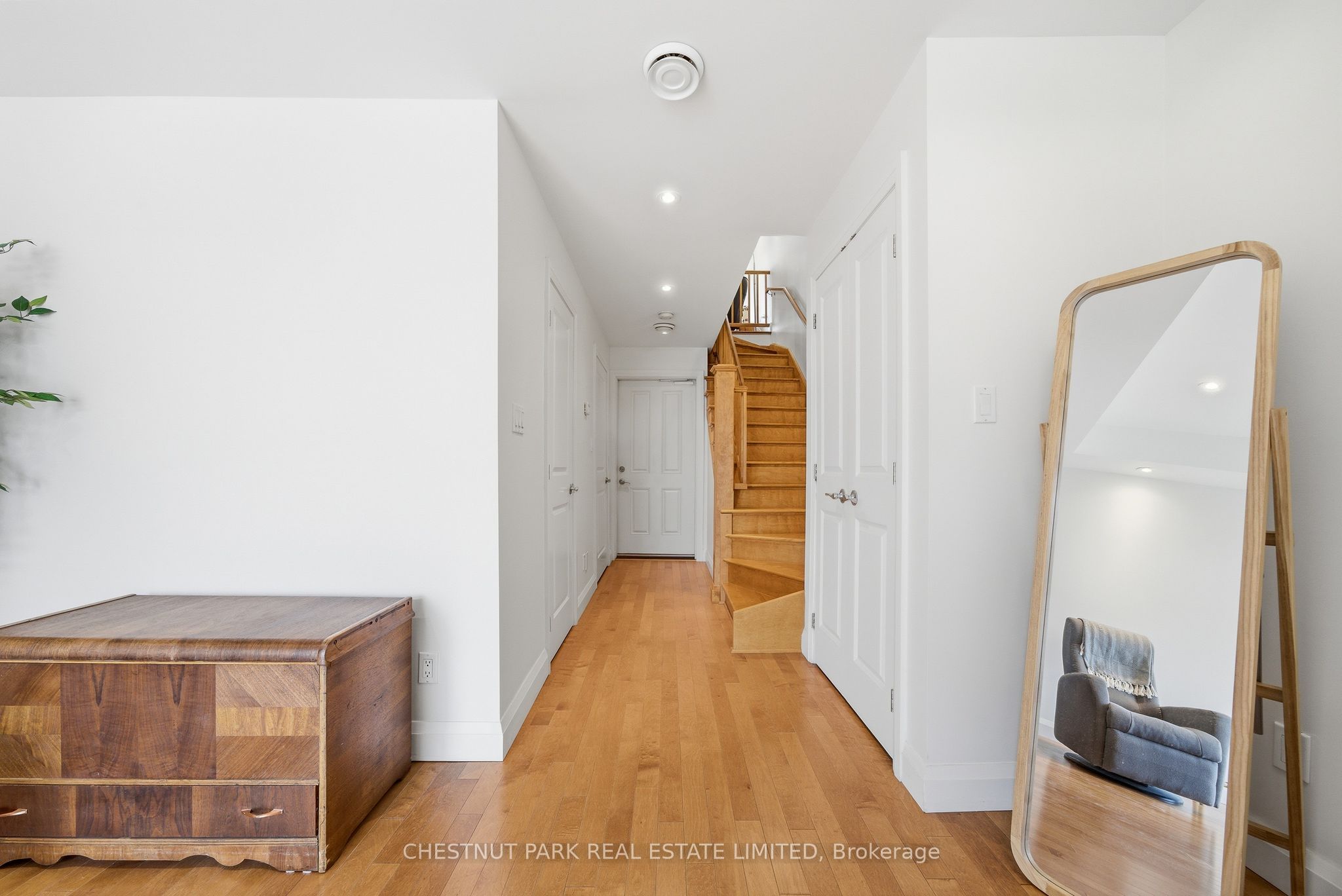 4 Bridge Street 2 Property Photo 9