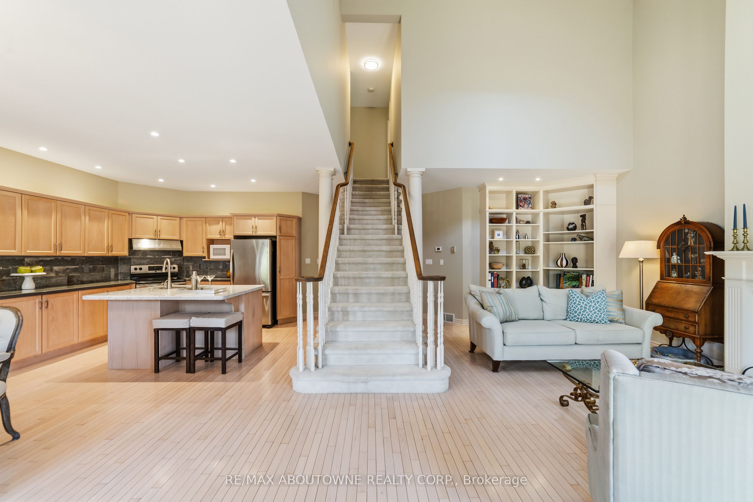 575 Simcoe Street 12 Property Photo 15