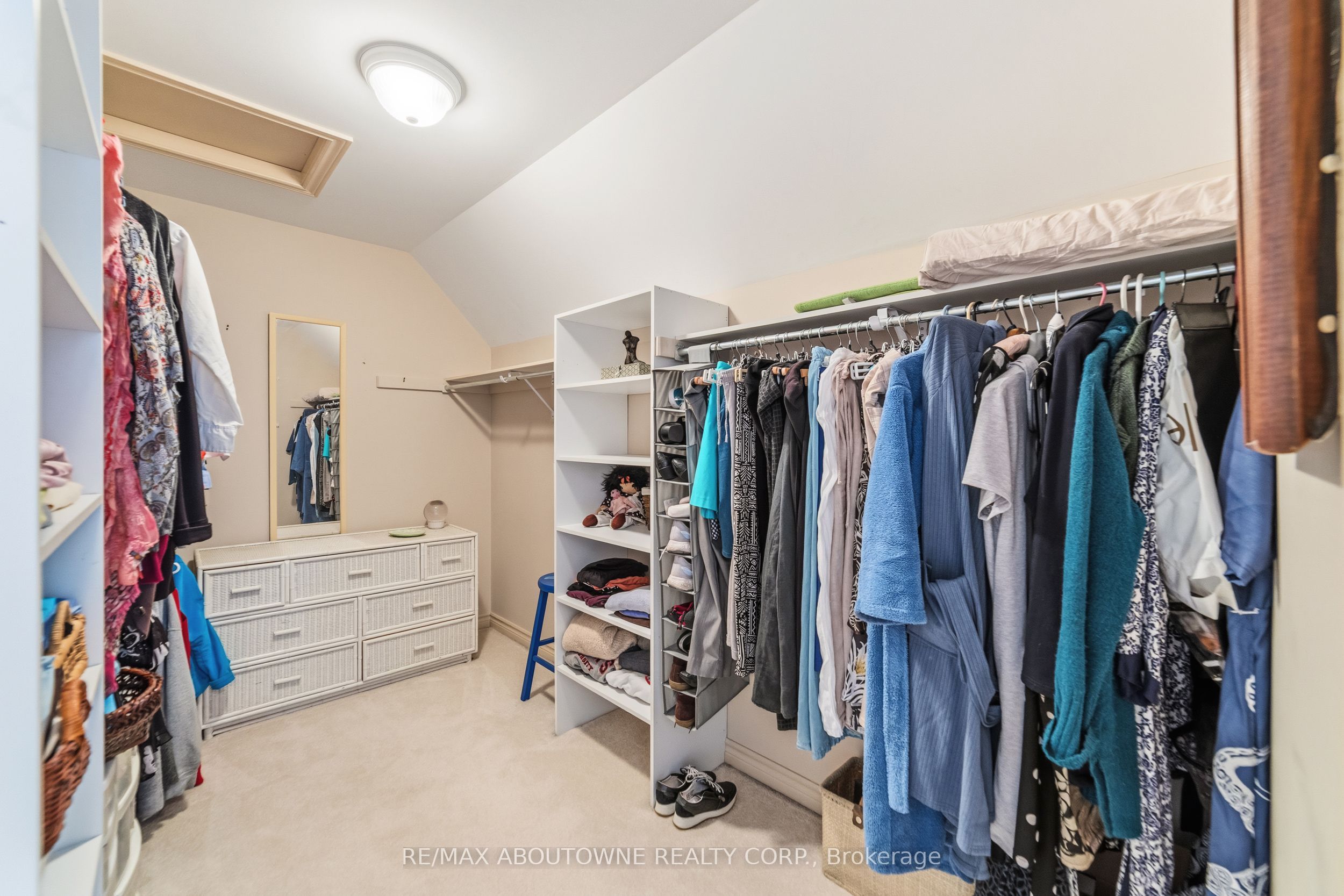 575 Simcoe Street 12 Property Photo 20