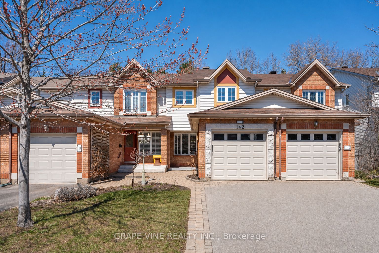 142 College Circle Property Photo 1