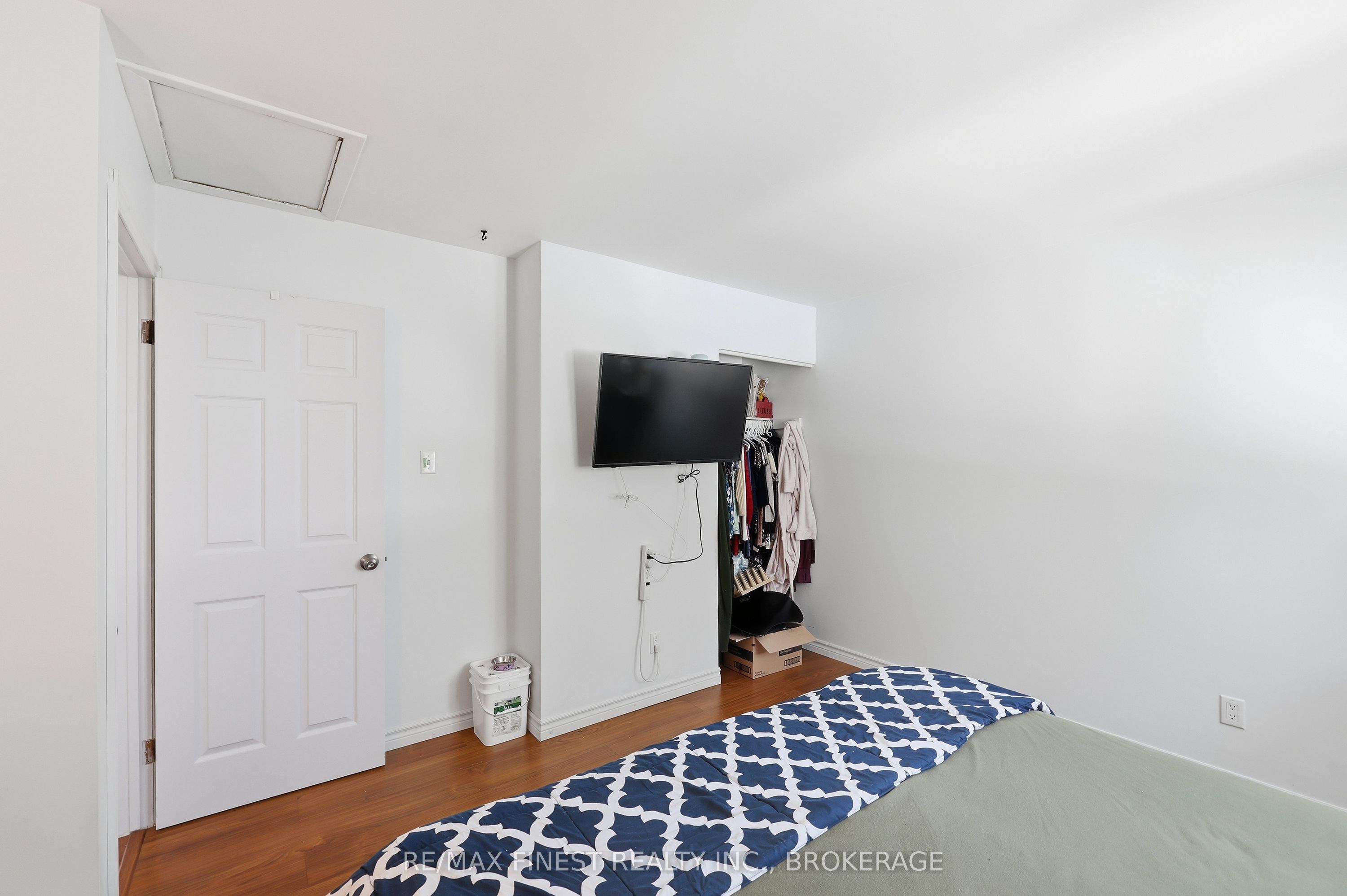 676 Laurier Boulevard Property Photo 15