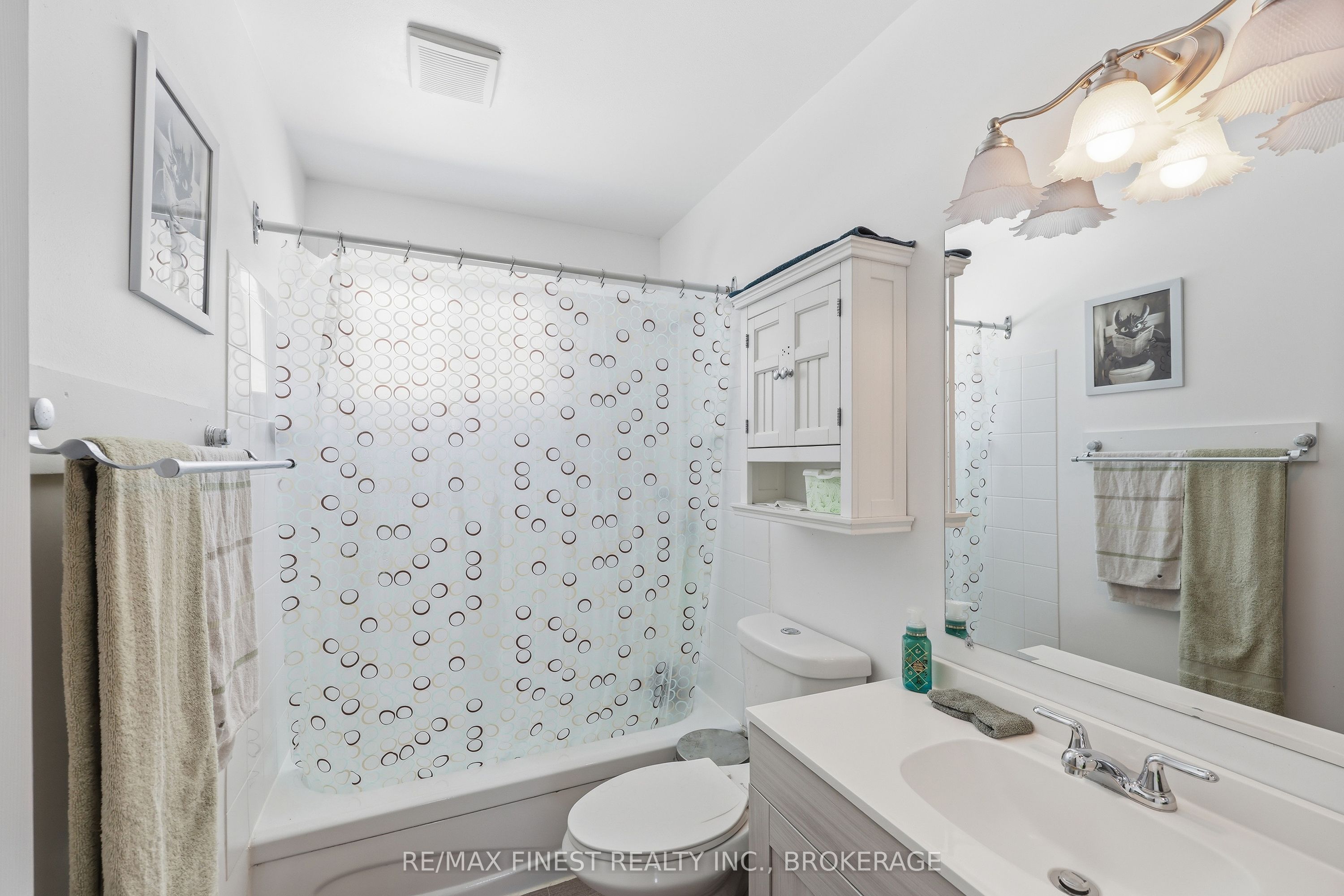 676 Laurier Boulevard Property Photo 16