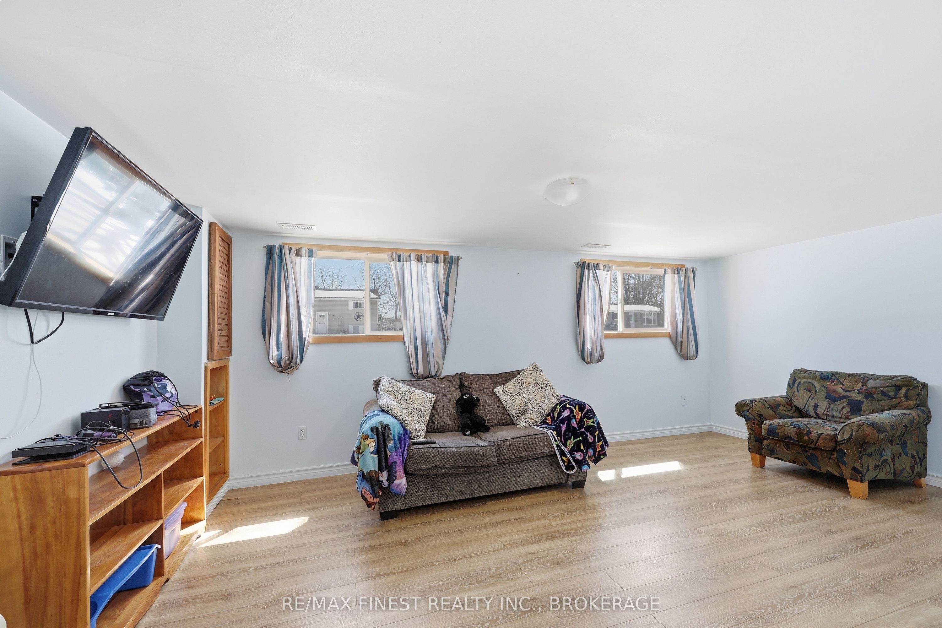 676 Laurier Boulevard Property Photo 19
