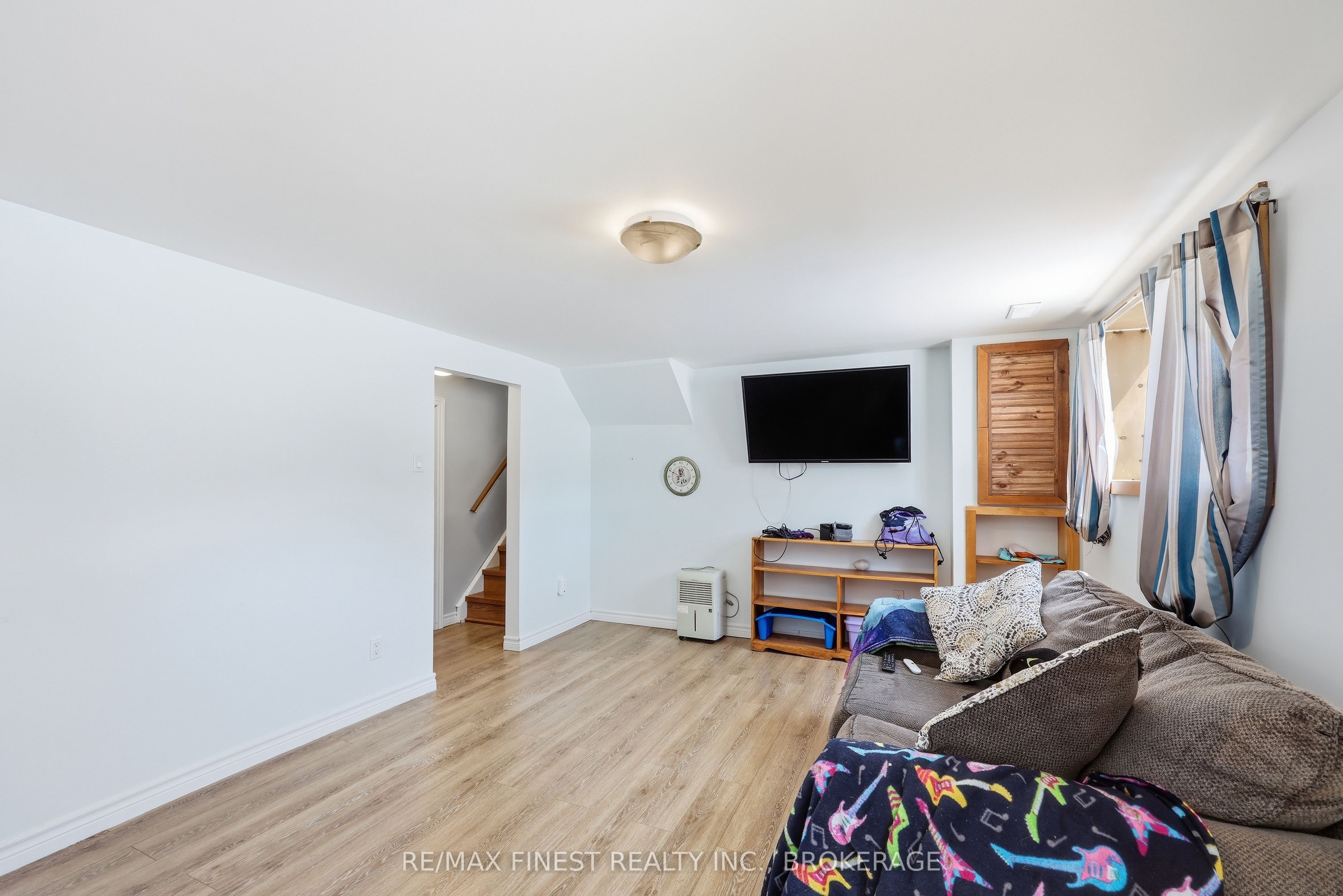 676 Laurier Boulevard Property Photo 20
