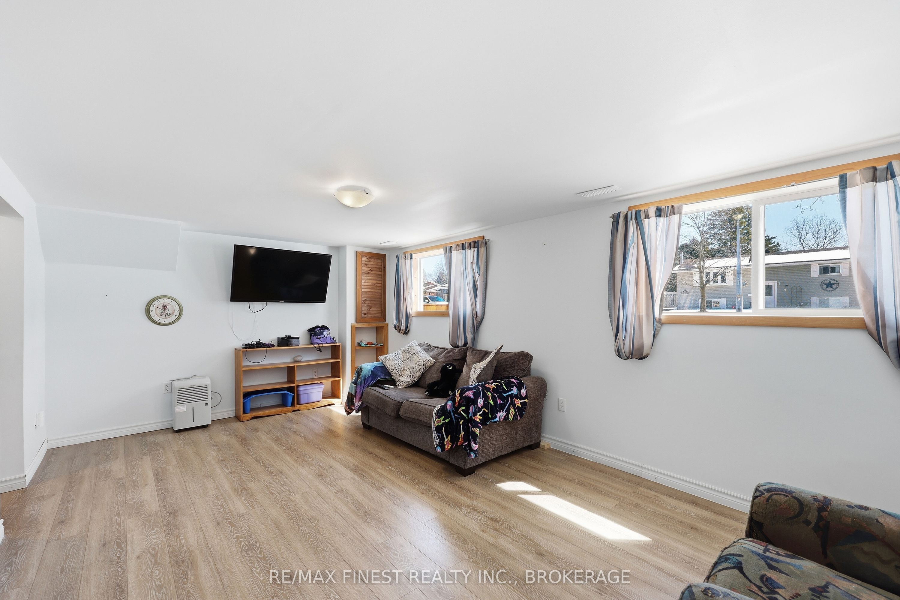 676 Laurier Boulevard Property Photo 21