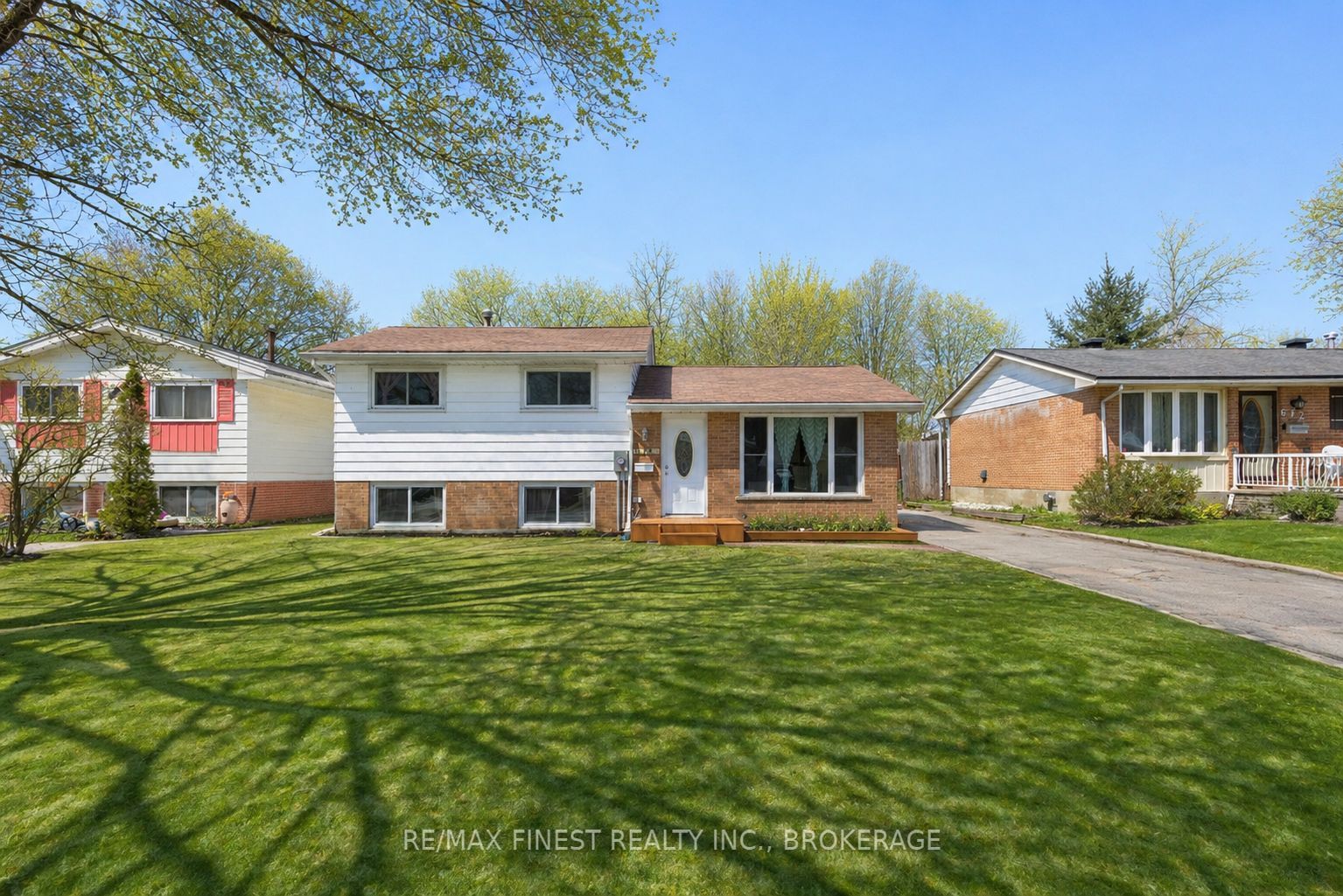 676 Laurier Boulevard Property Photo 24