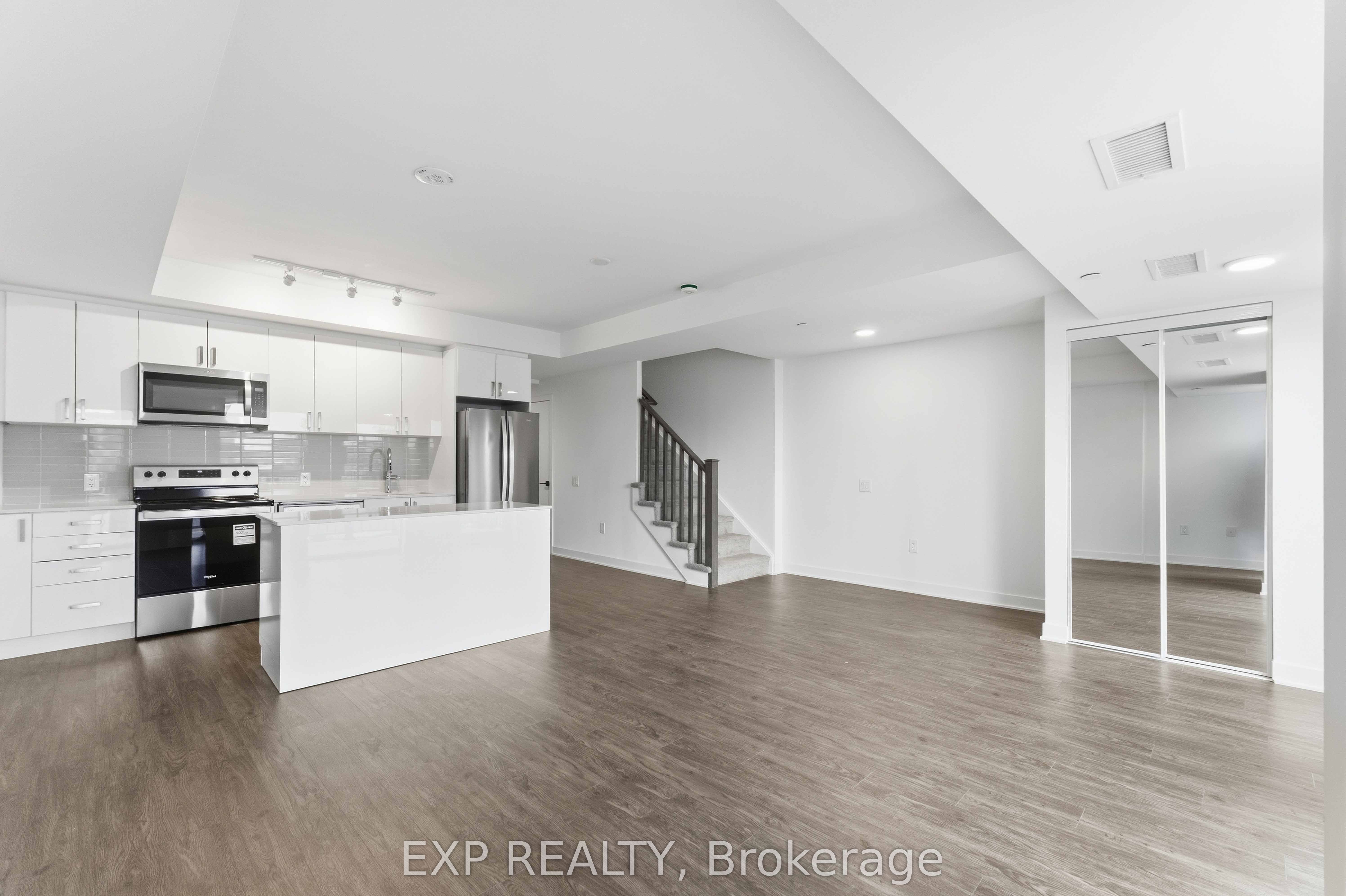 2782 Barton Street E 108 Property Photo 4