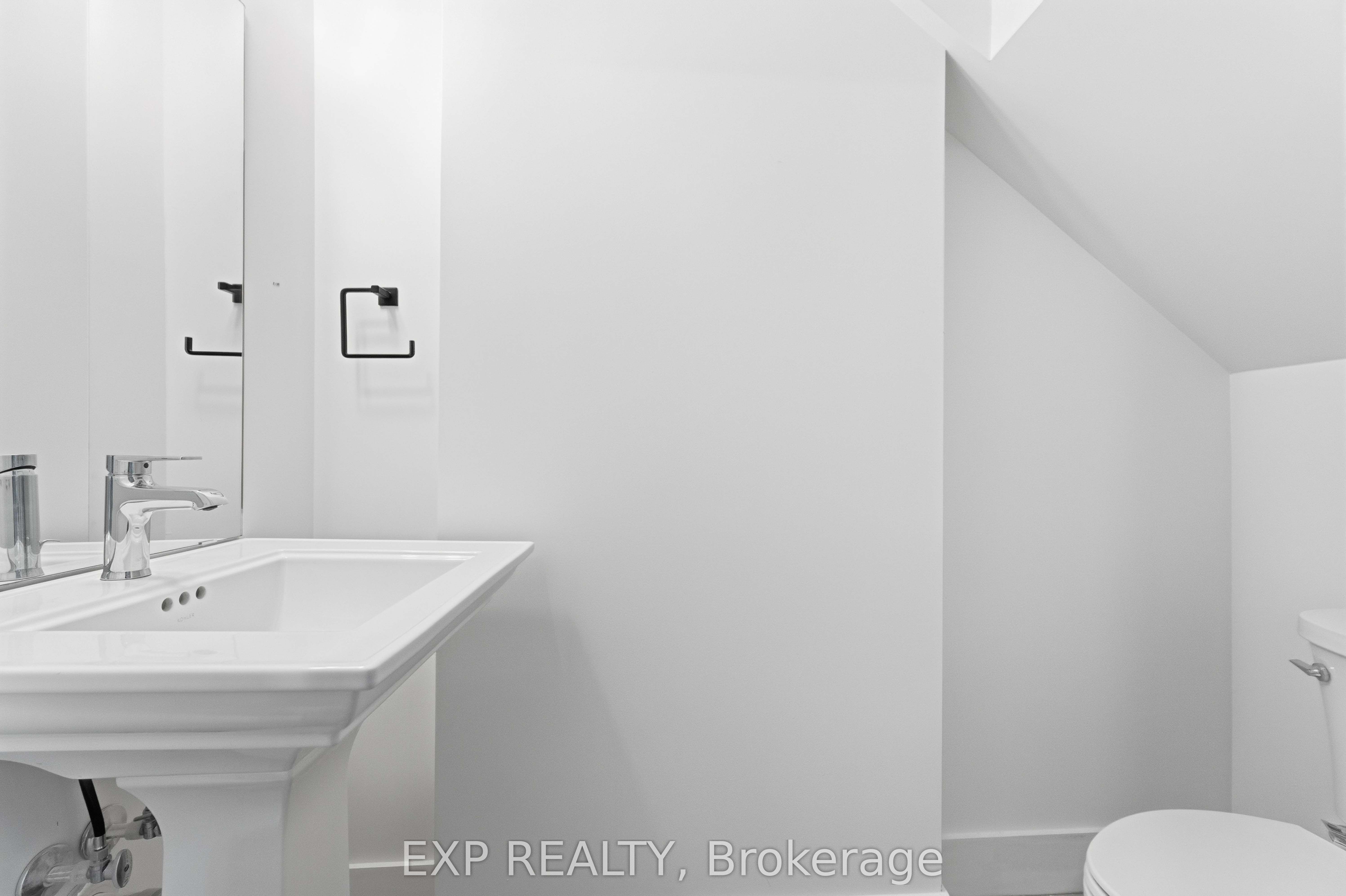 2782 Barton Street E 108 Property Photo 8