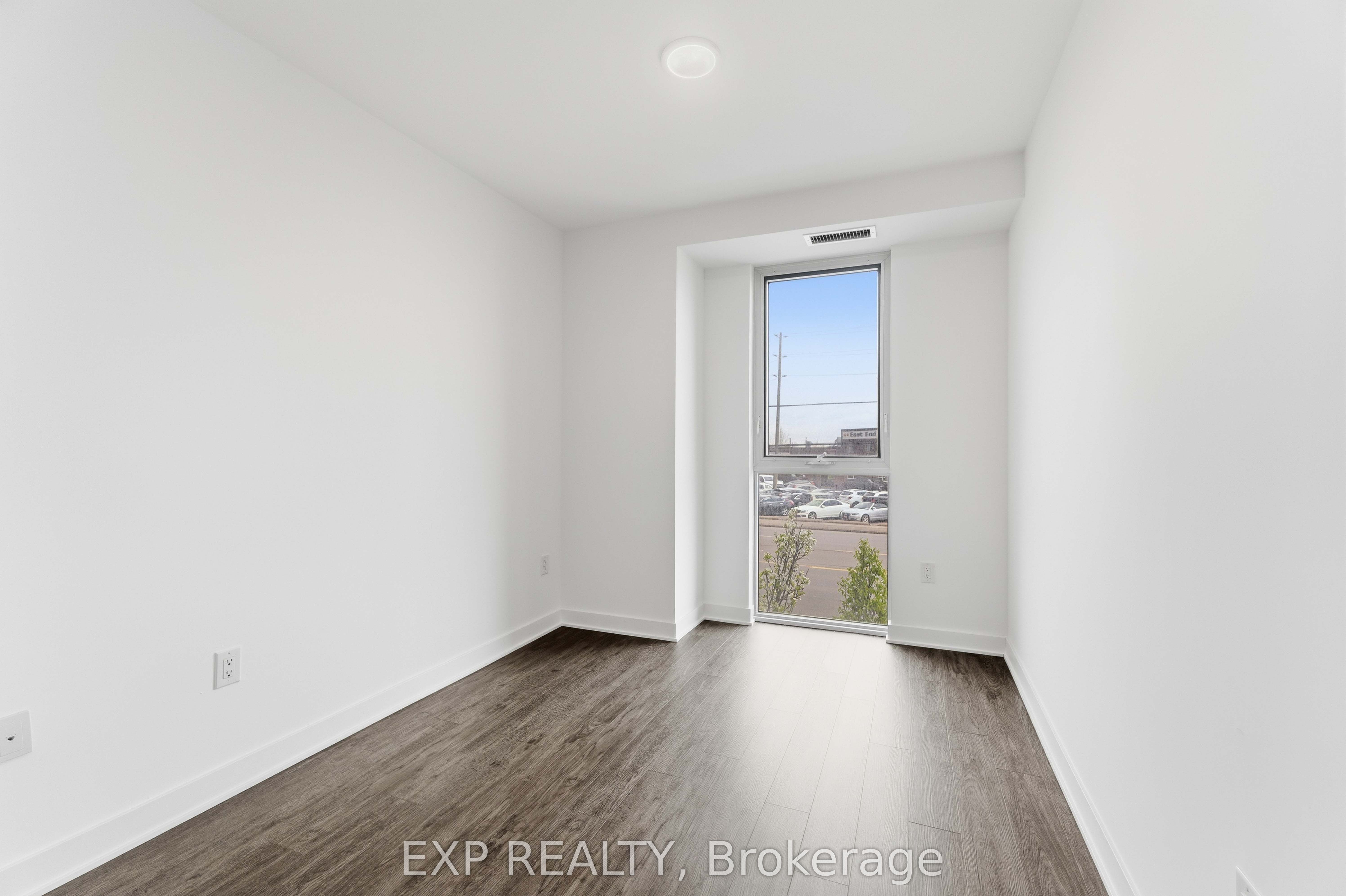 2782 Barton Street E 108 Property Photo 12