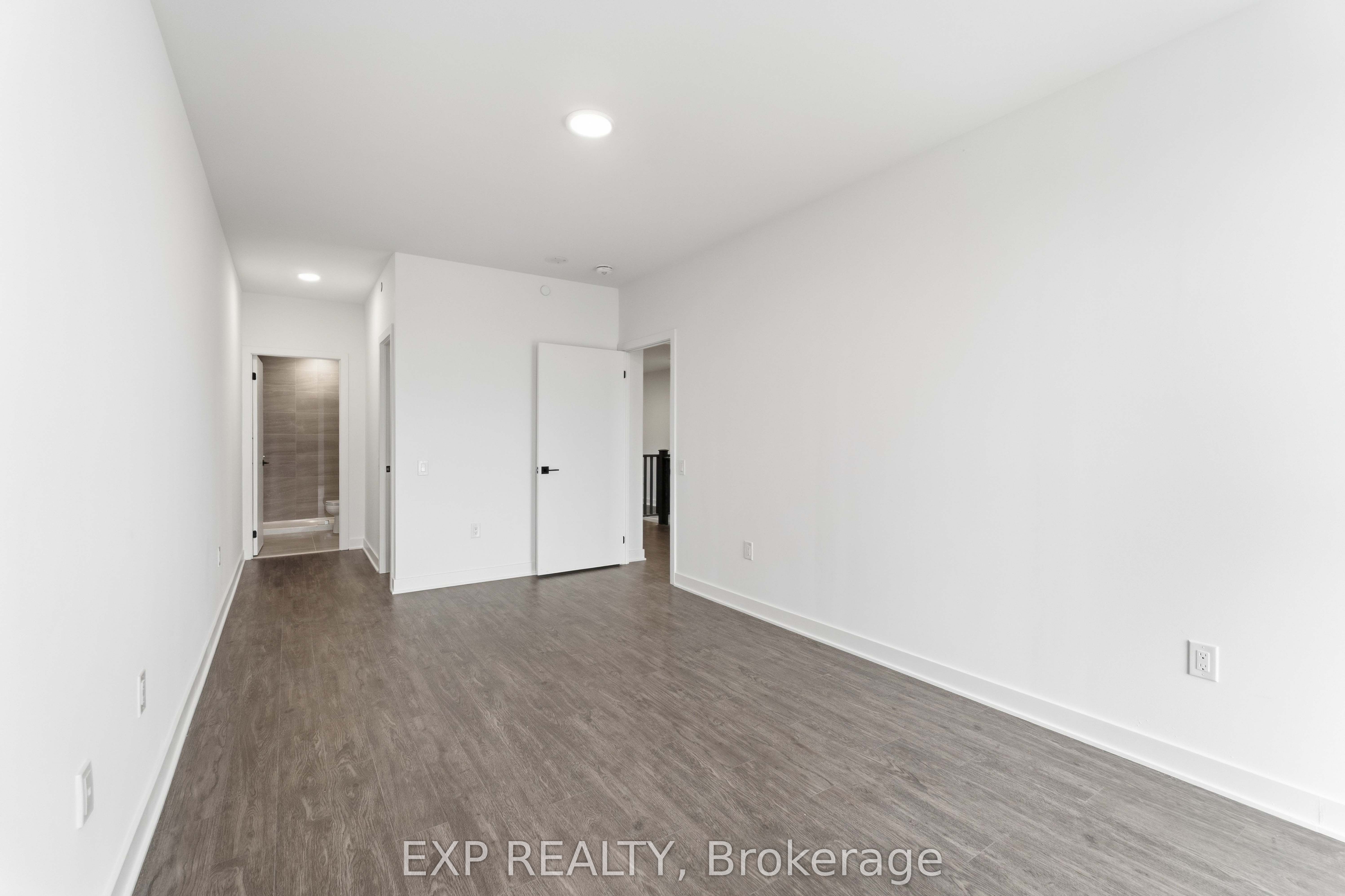 2782 Barton Street E 108 Property Photo 15