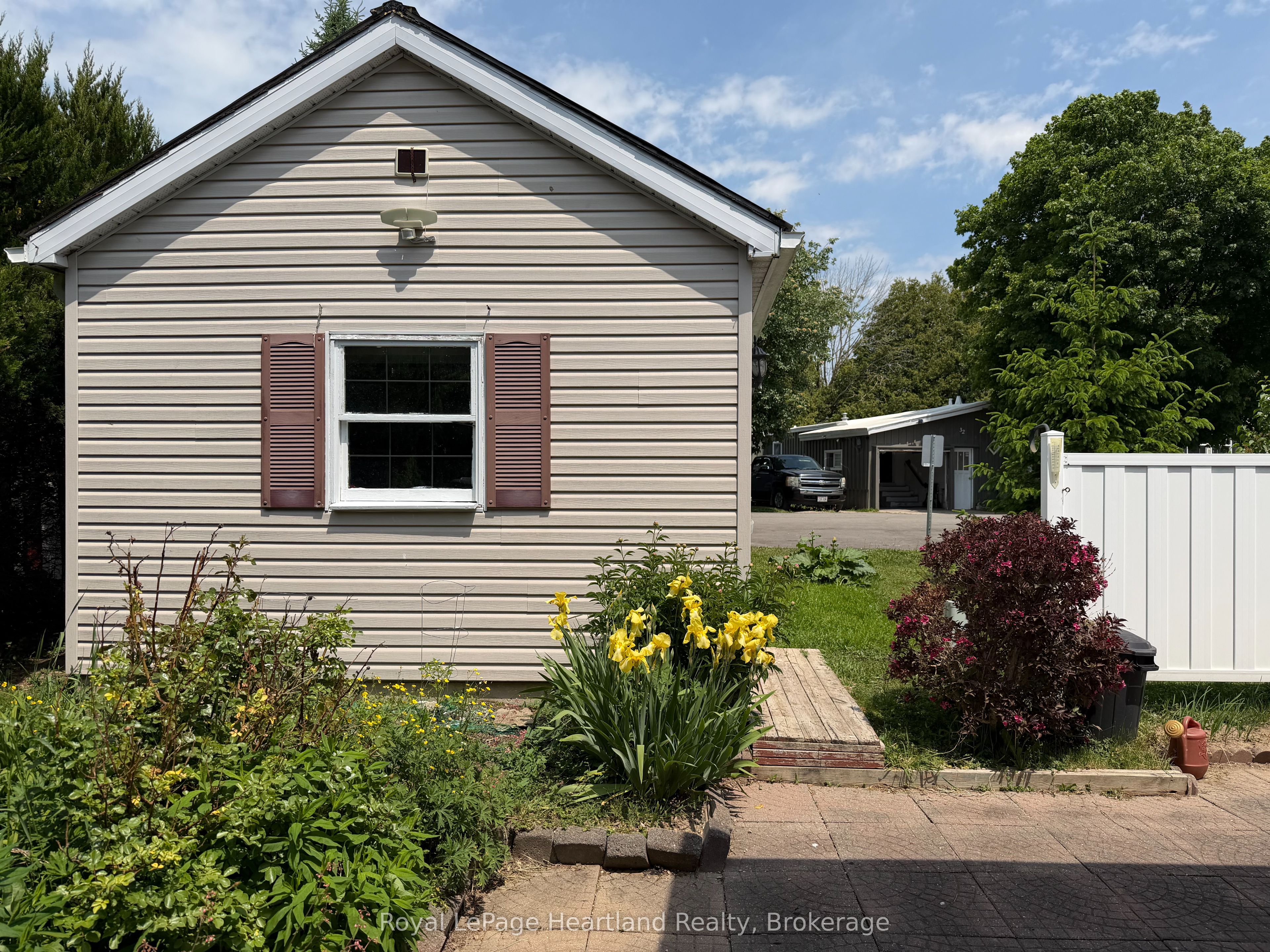 14 Garden Road Property Photo 33