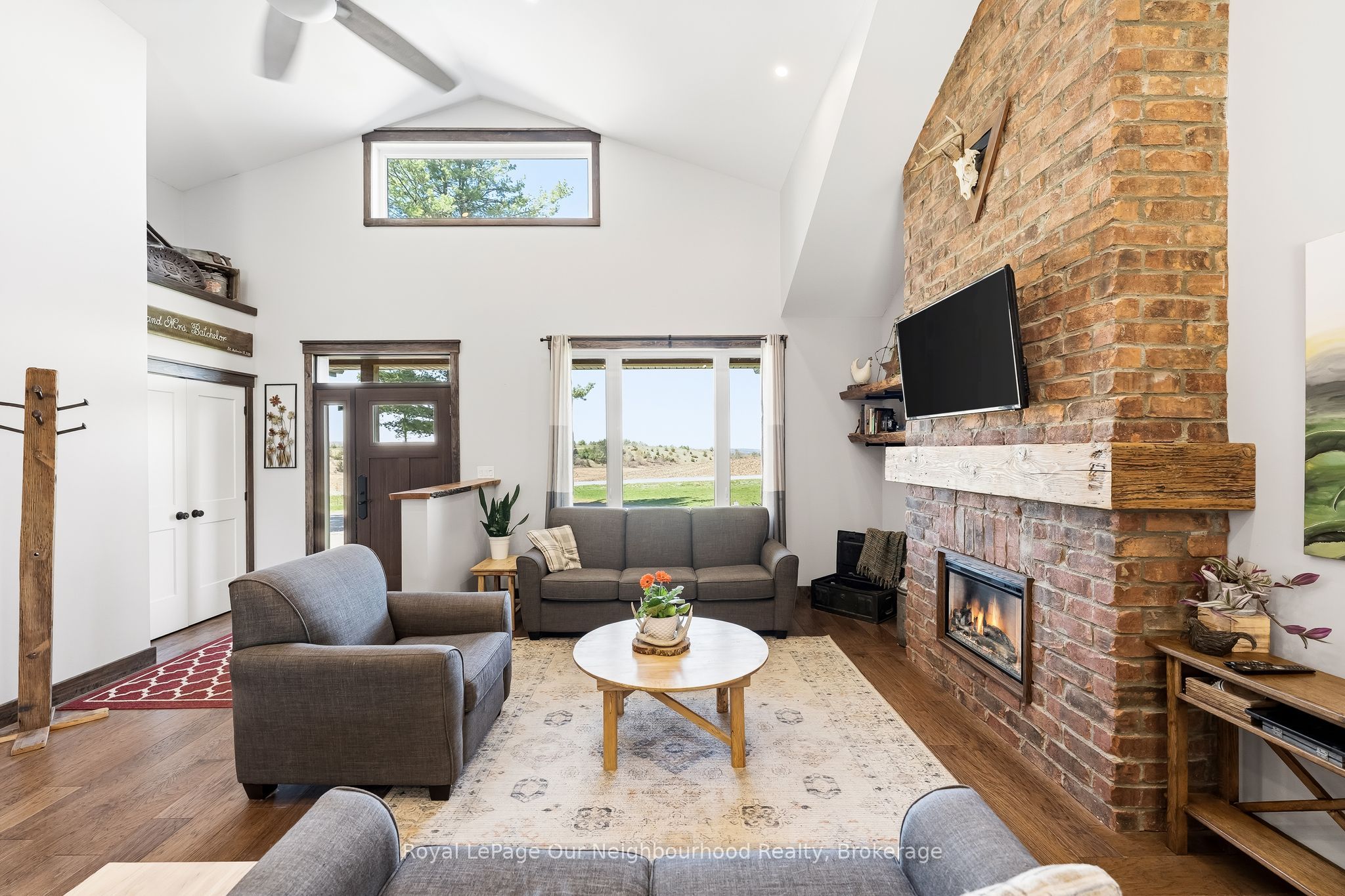 63 Hansen Road Property Photo 12
