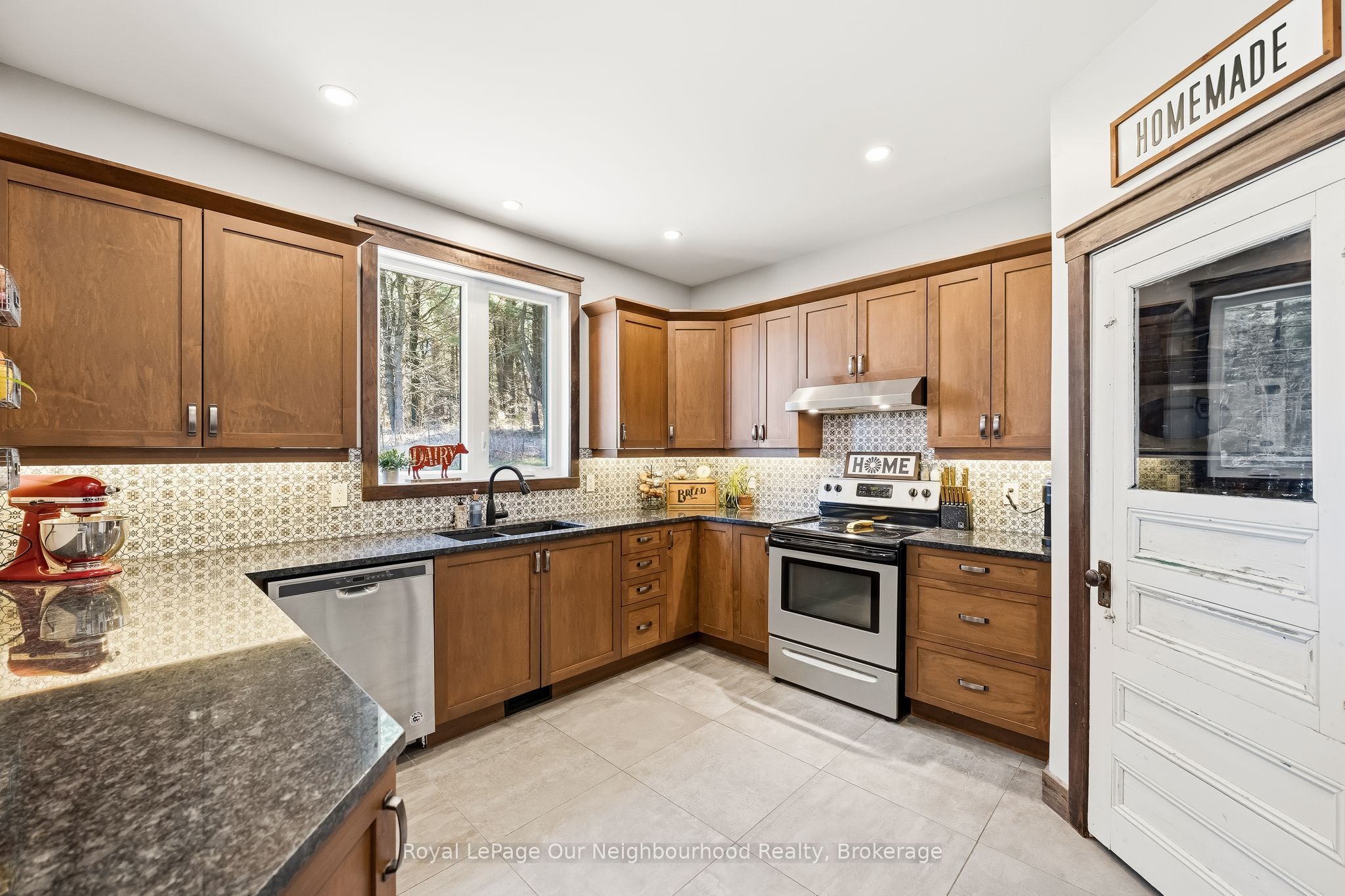 63 Hansen Road Property Photo 17