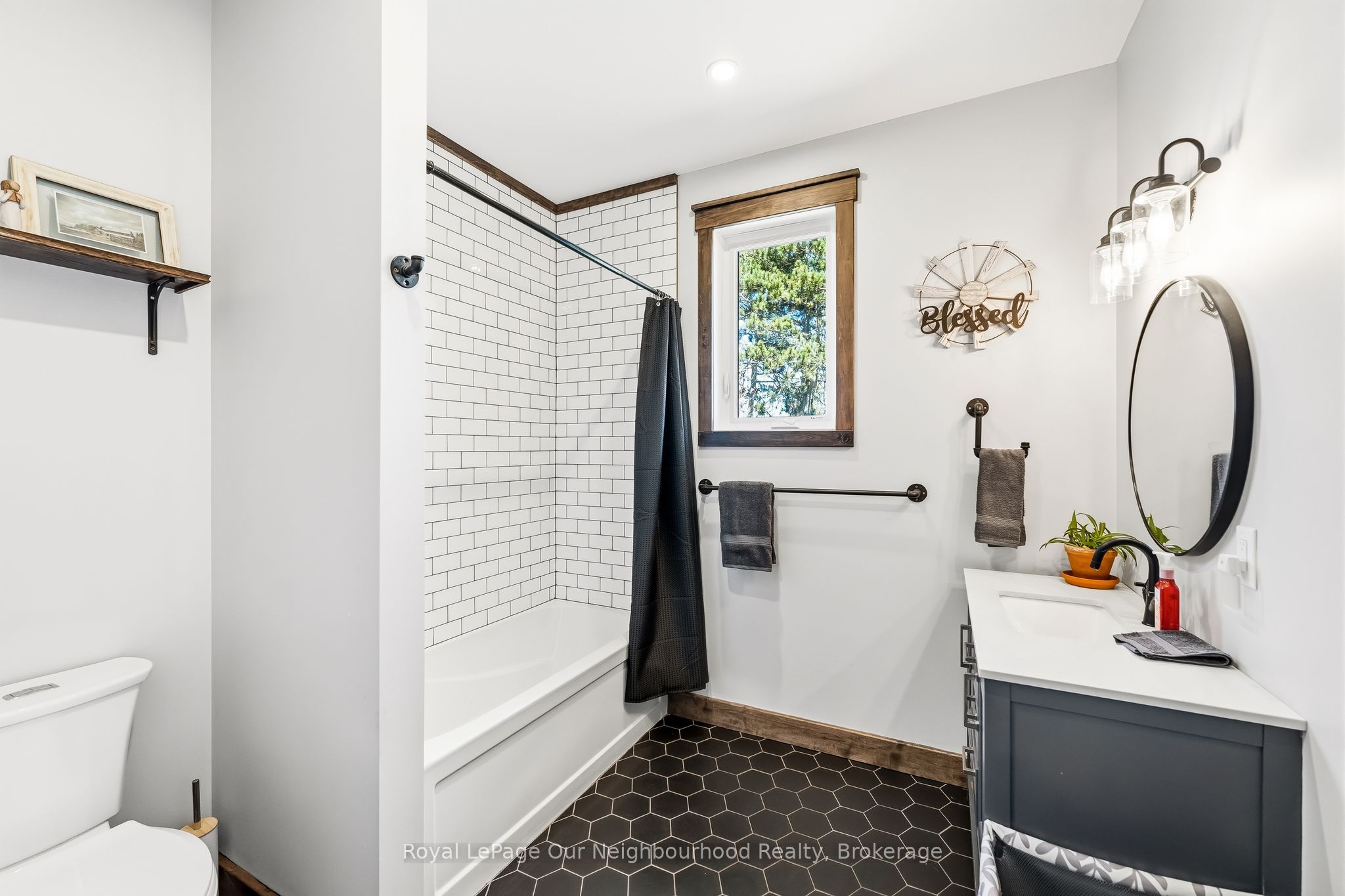 63 Hansen Road Property Photo 23