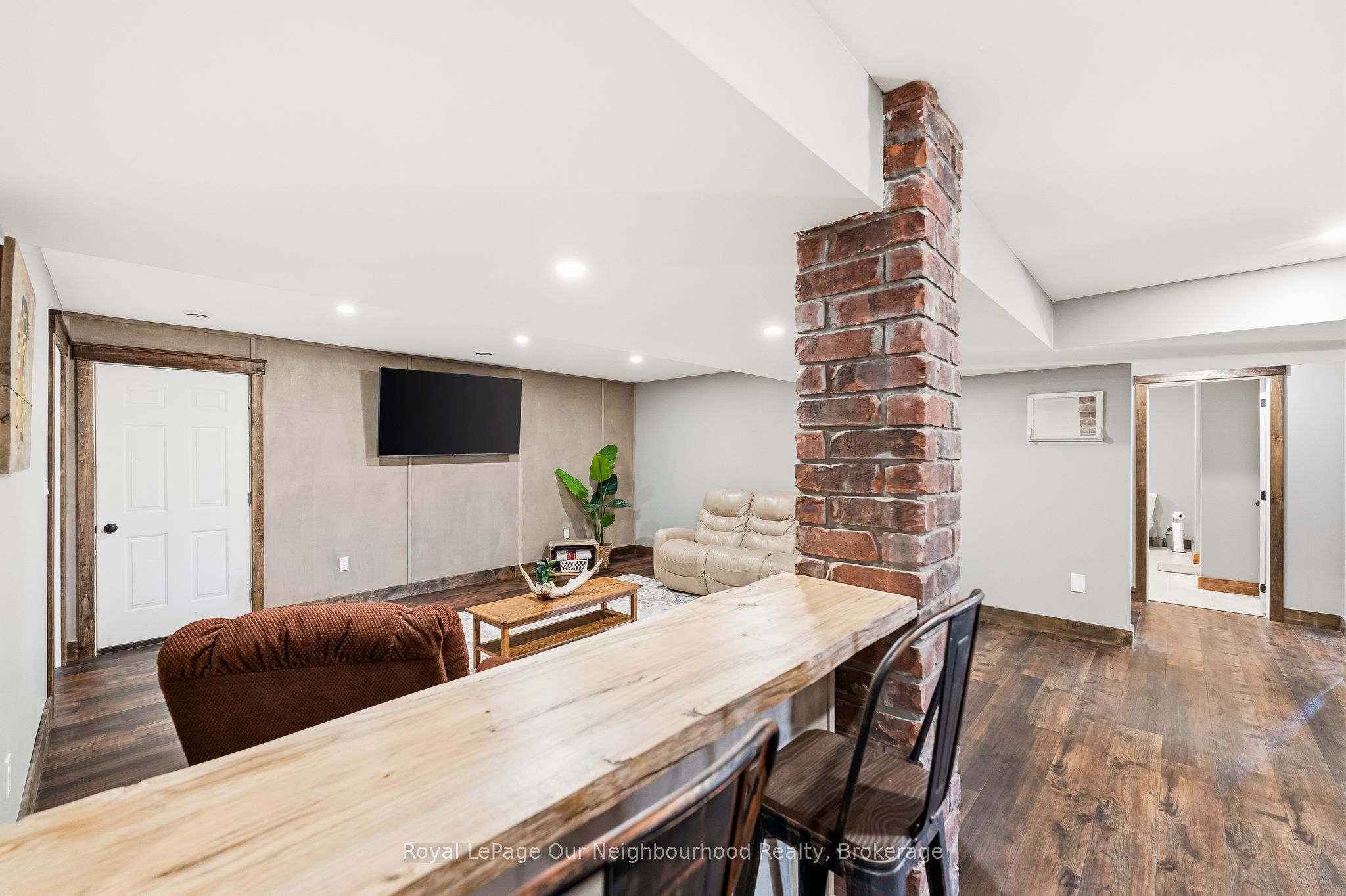 63 Hansen Road Property Photo 39