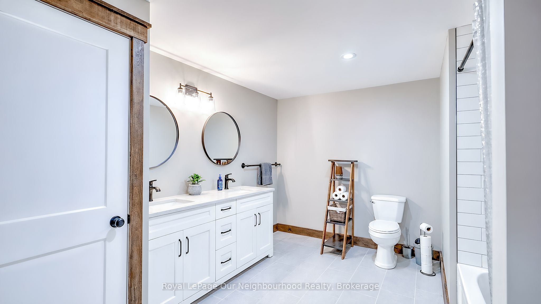 63 Hansen Road Property Photo 44