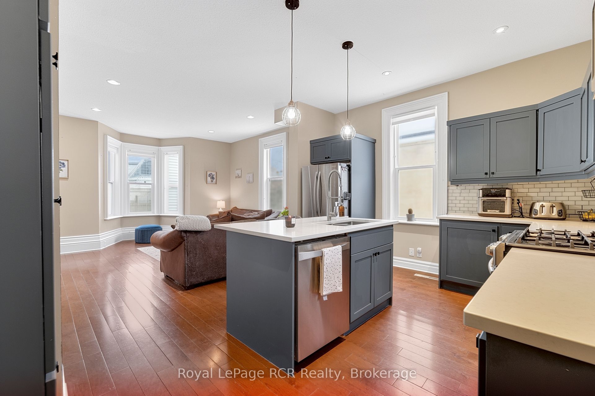 236 Andrew Street Property Photo 6
