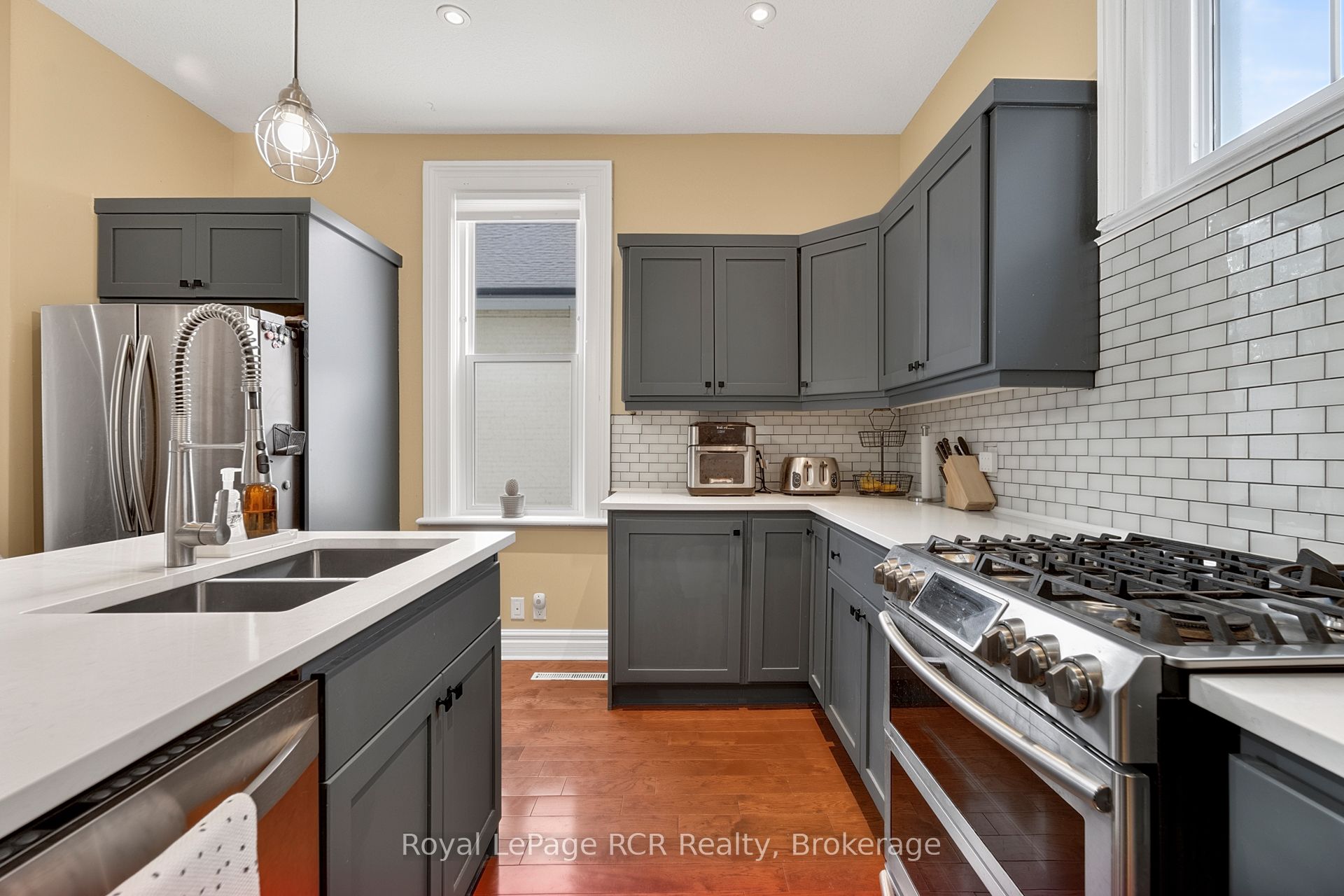 236 Andrew Street Property Photo 8