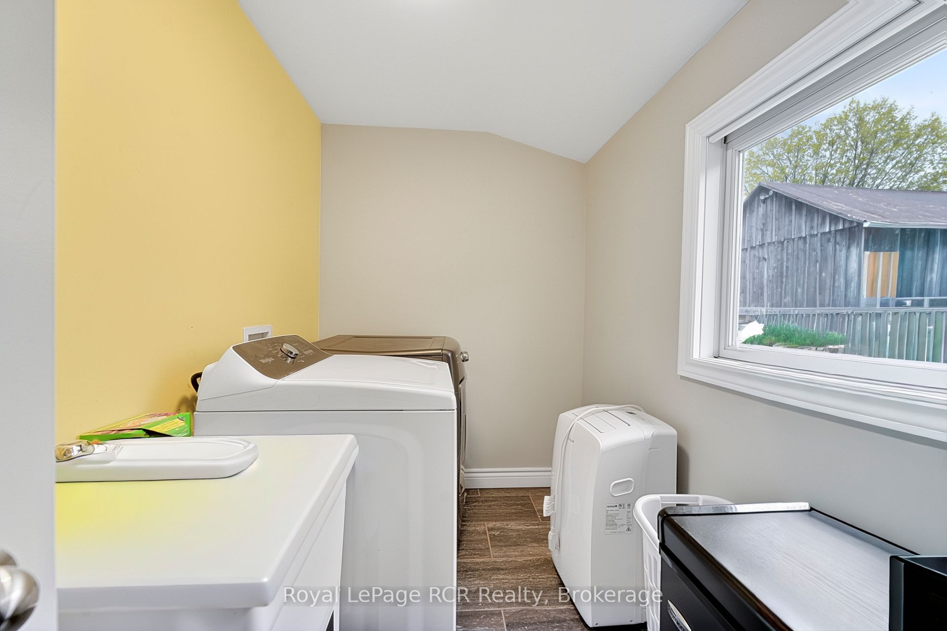 236 Andrew Street Property Photo 20