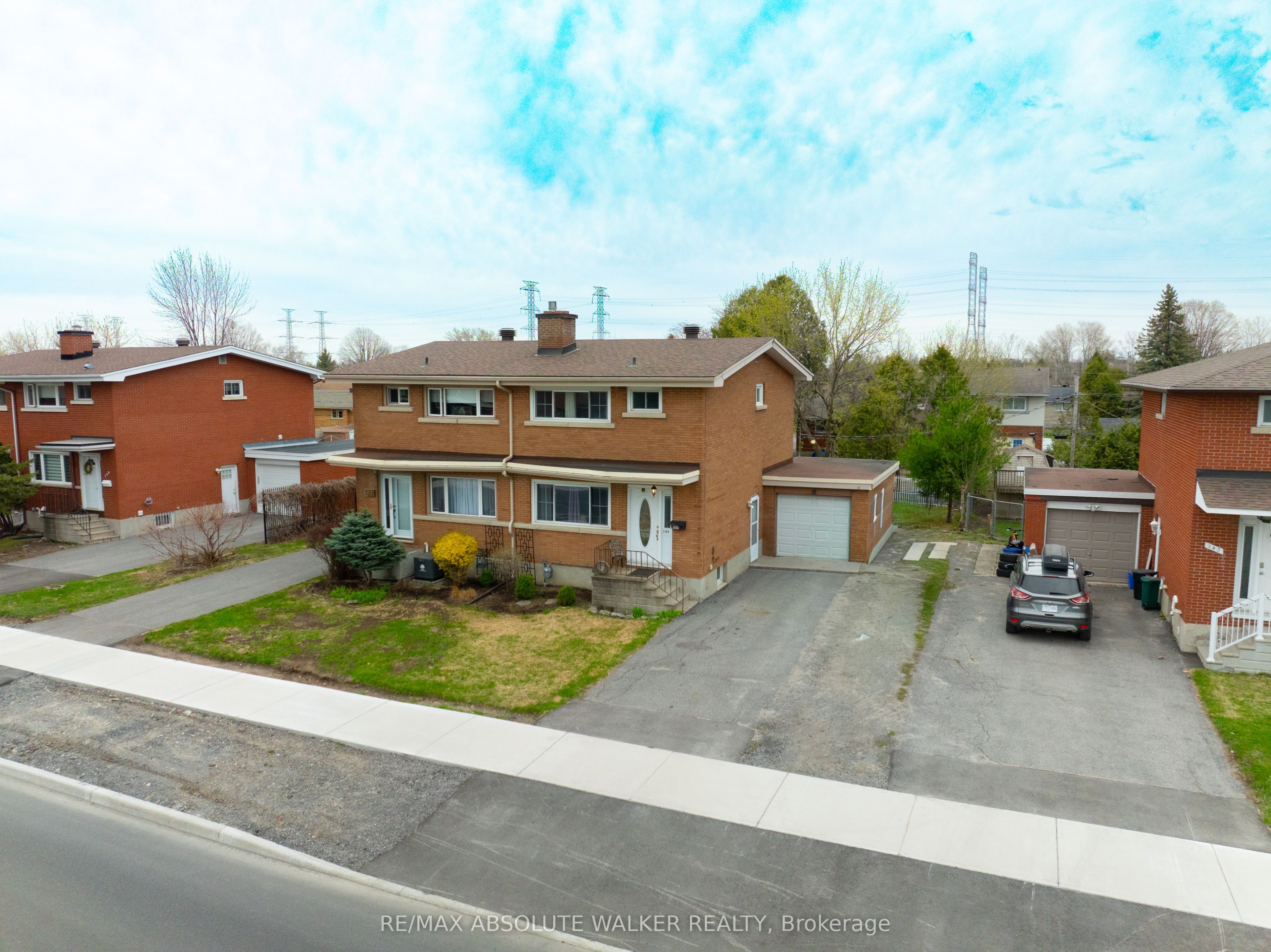 144 Viewmount Drive Property Photo 2