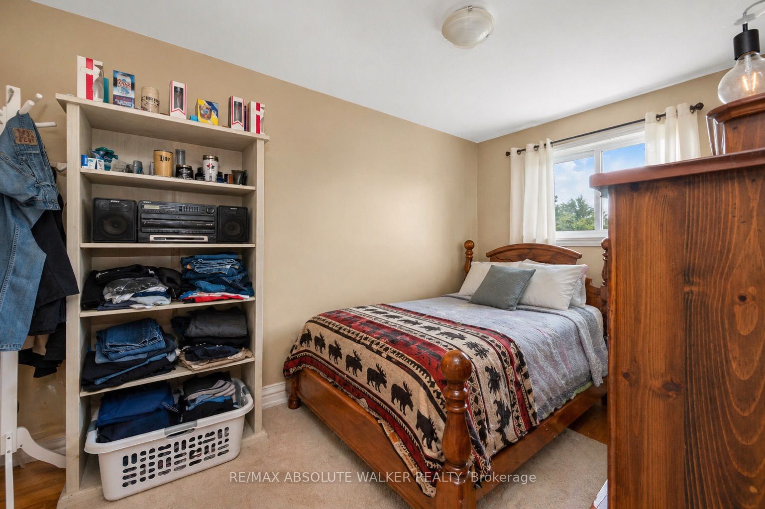 144 Viewmount Drive Property Photo 12