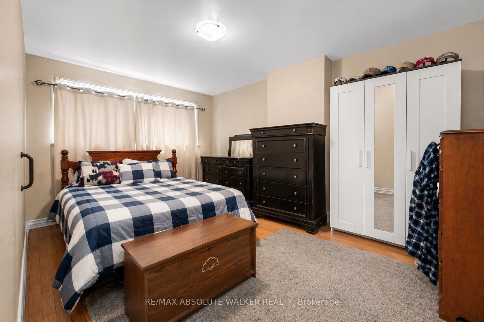 144 Viewmount Drive Property Photo 13