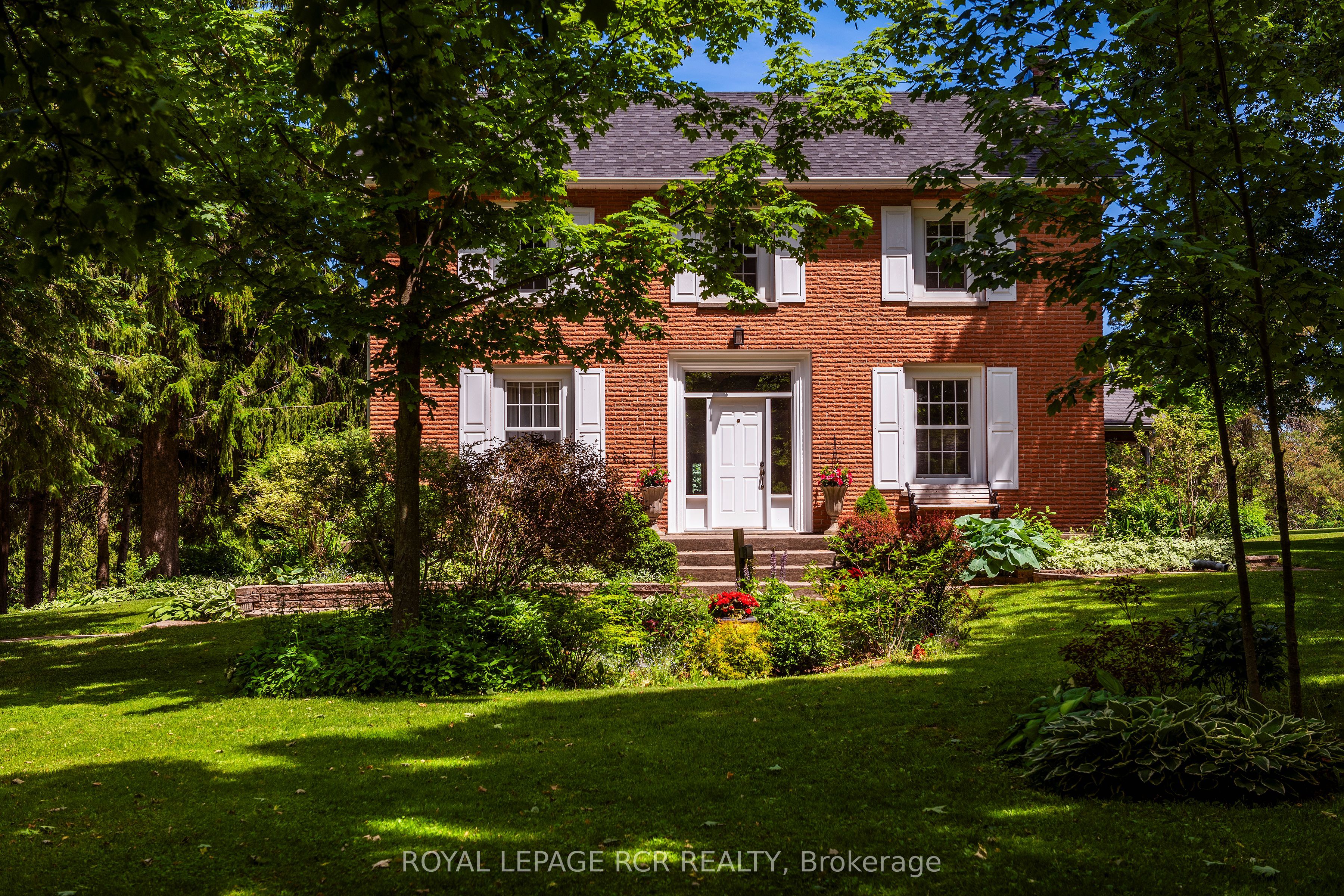 836081 4th Line E Property Photo 3