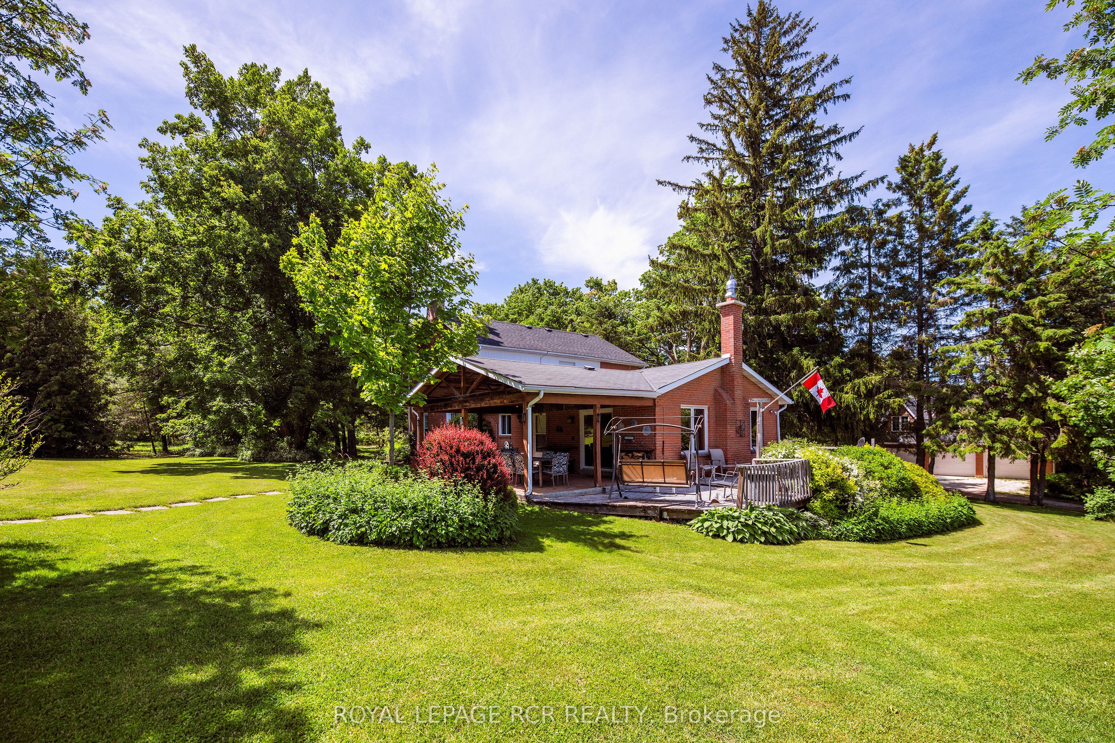 836081 4th Line E Property Photo 4