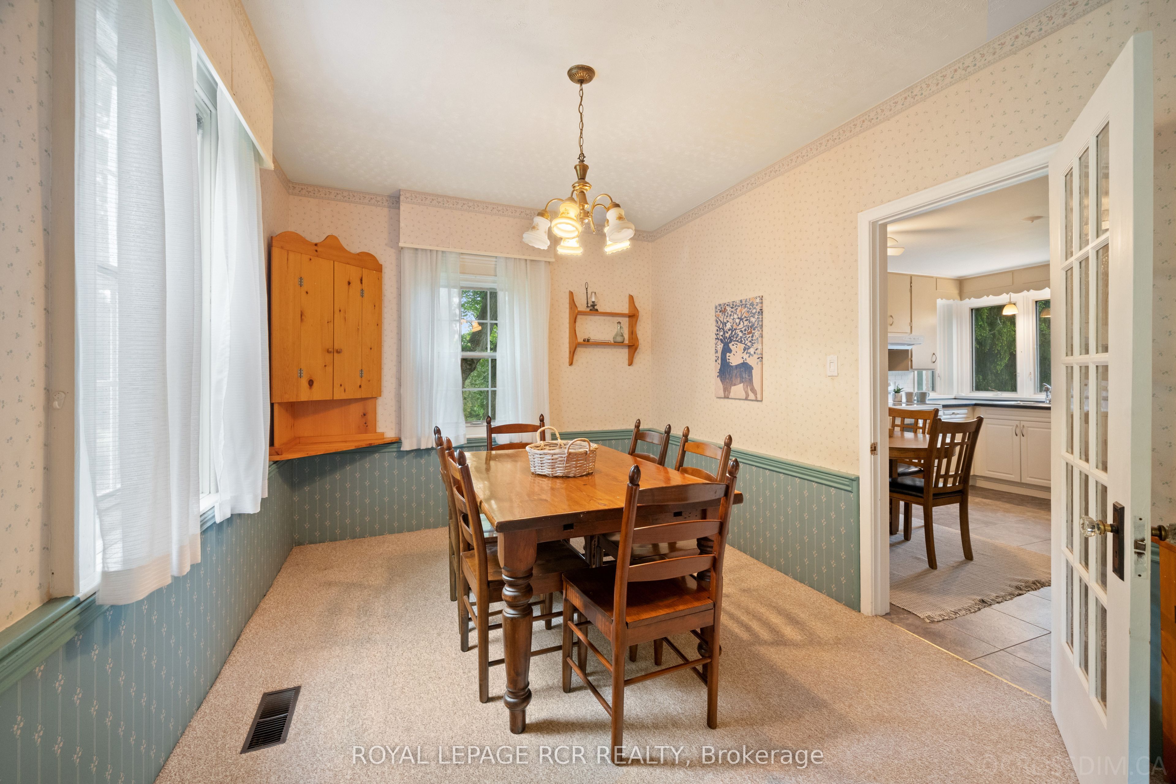 836081 4th Line E Property Photo 7