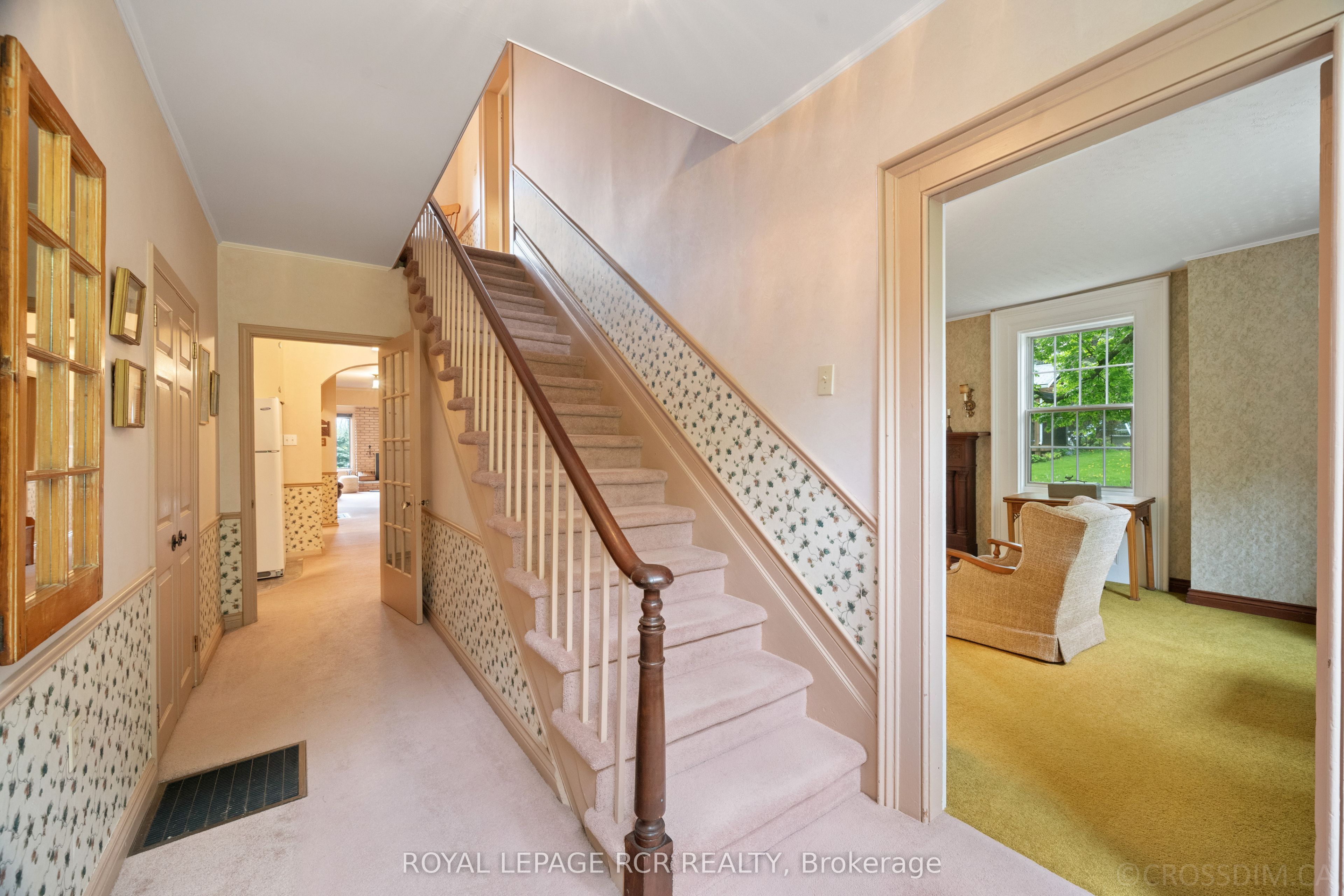 836081 4th Line E Property Photo 10